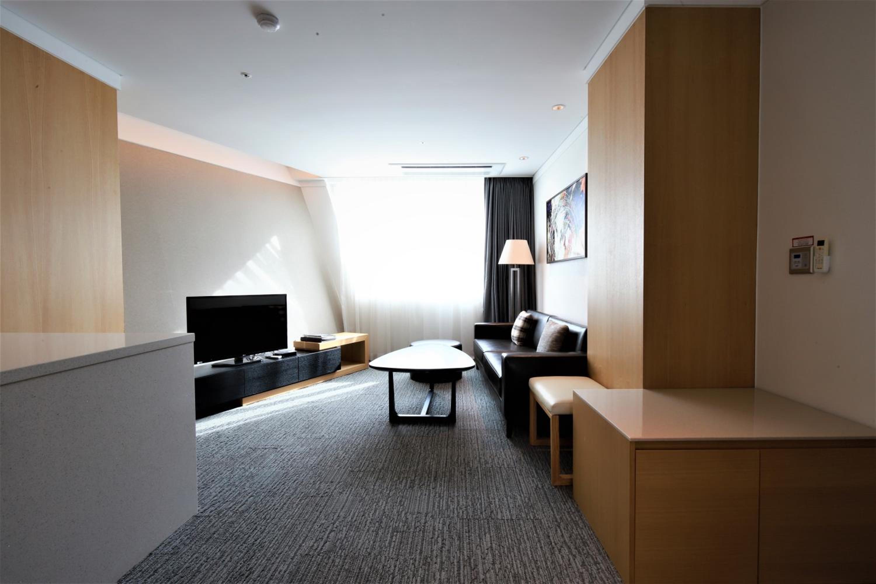 [Hotel] Suite photo 2