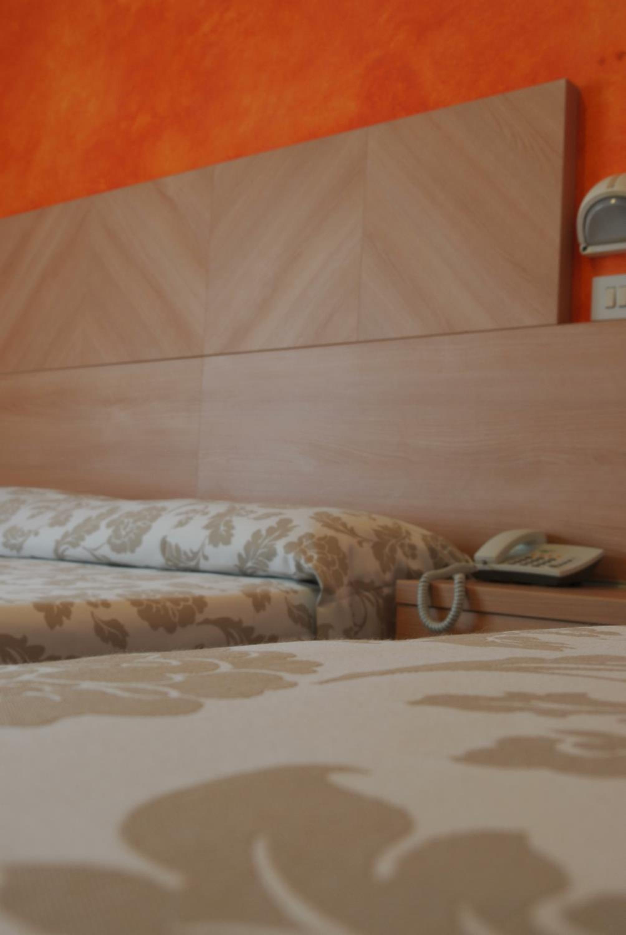 Standard Double or Twin Room - Photo 1