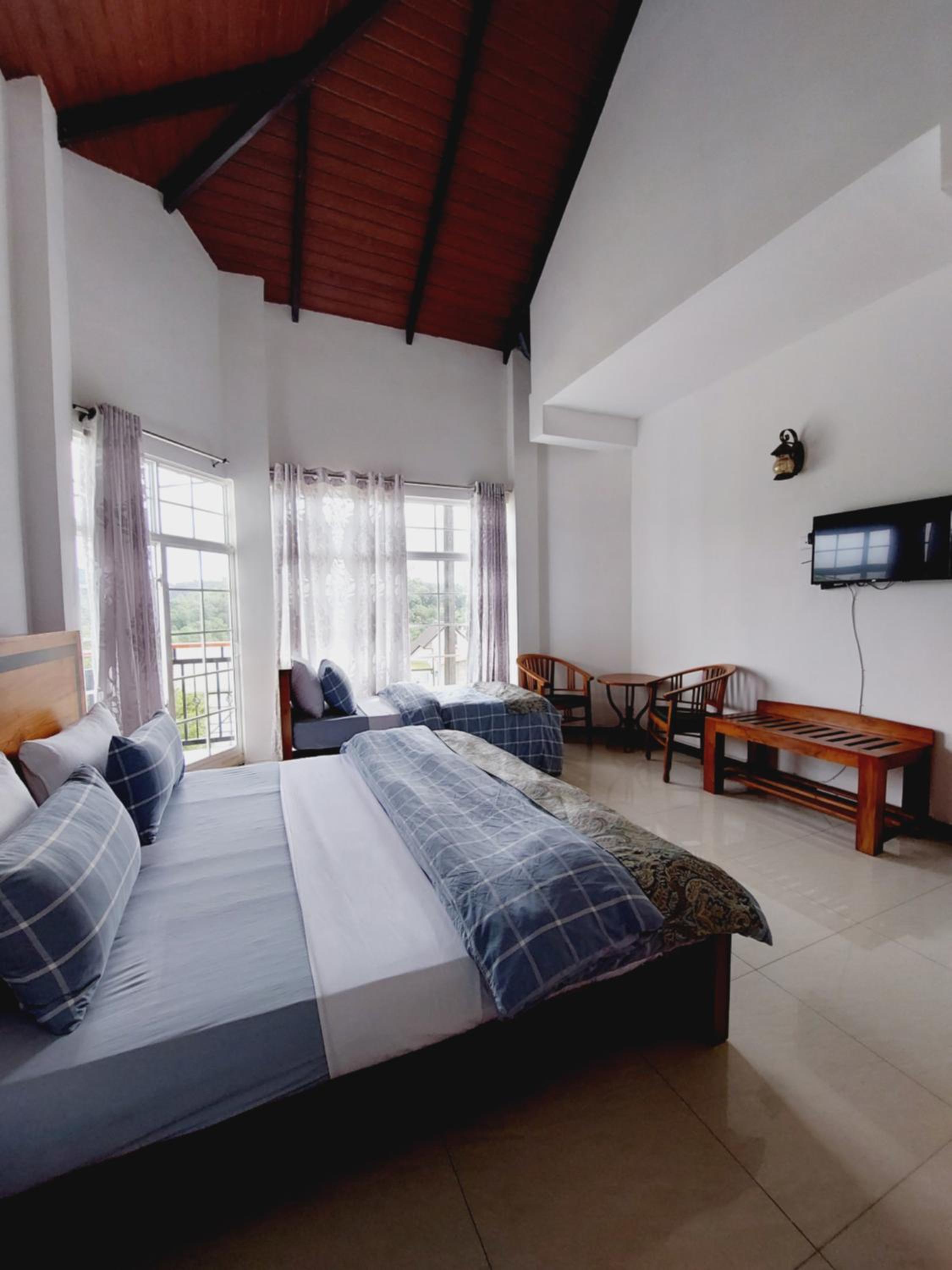 Deluxe Triple Room With Mountain View and Private Balcony photo 3