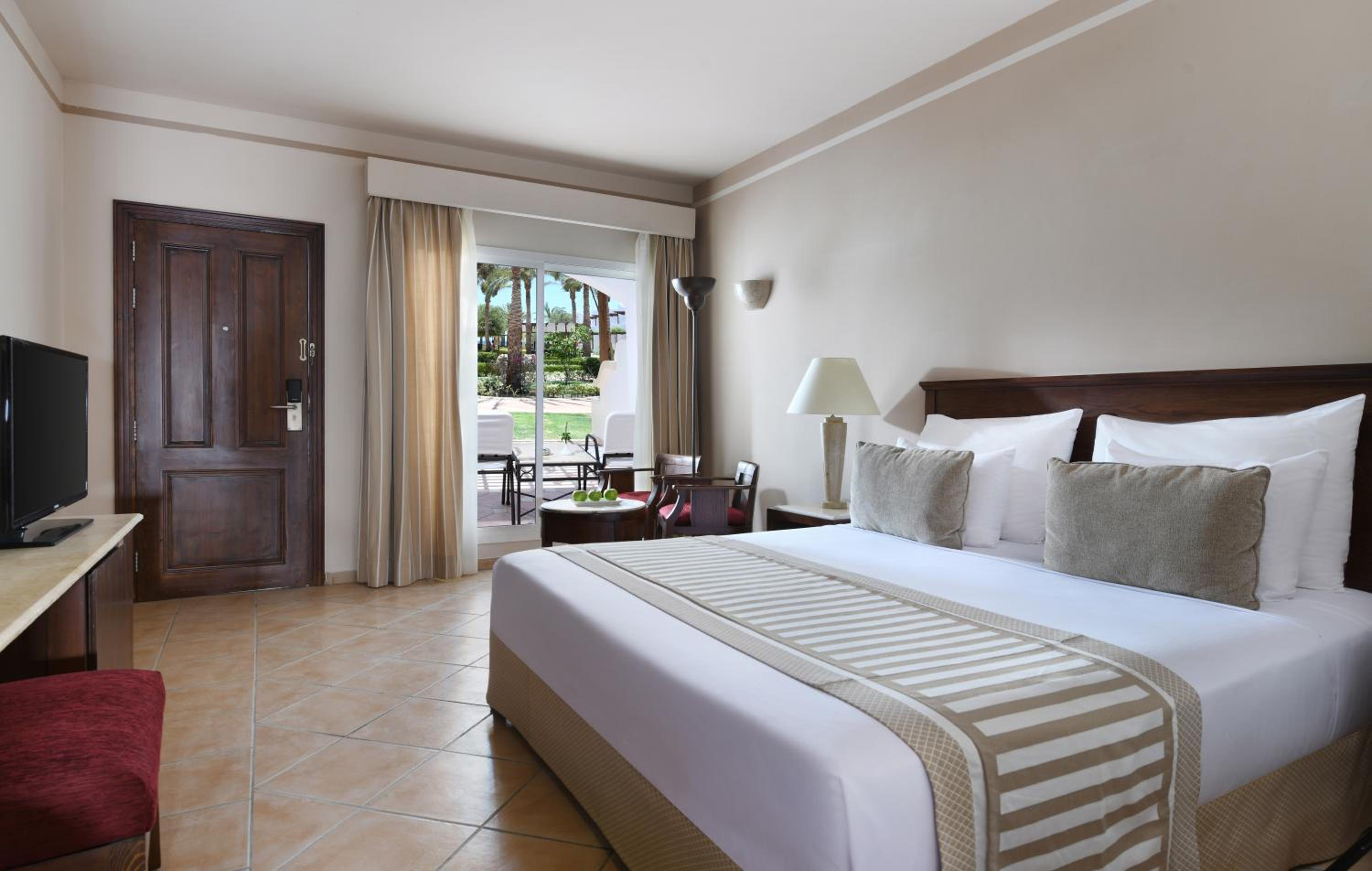 Superior, Queen or Twin Bed, Garden View