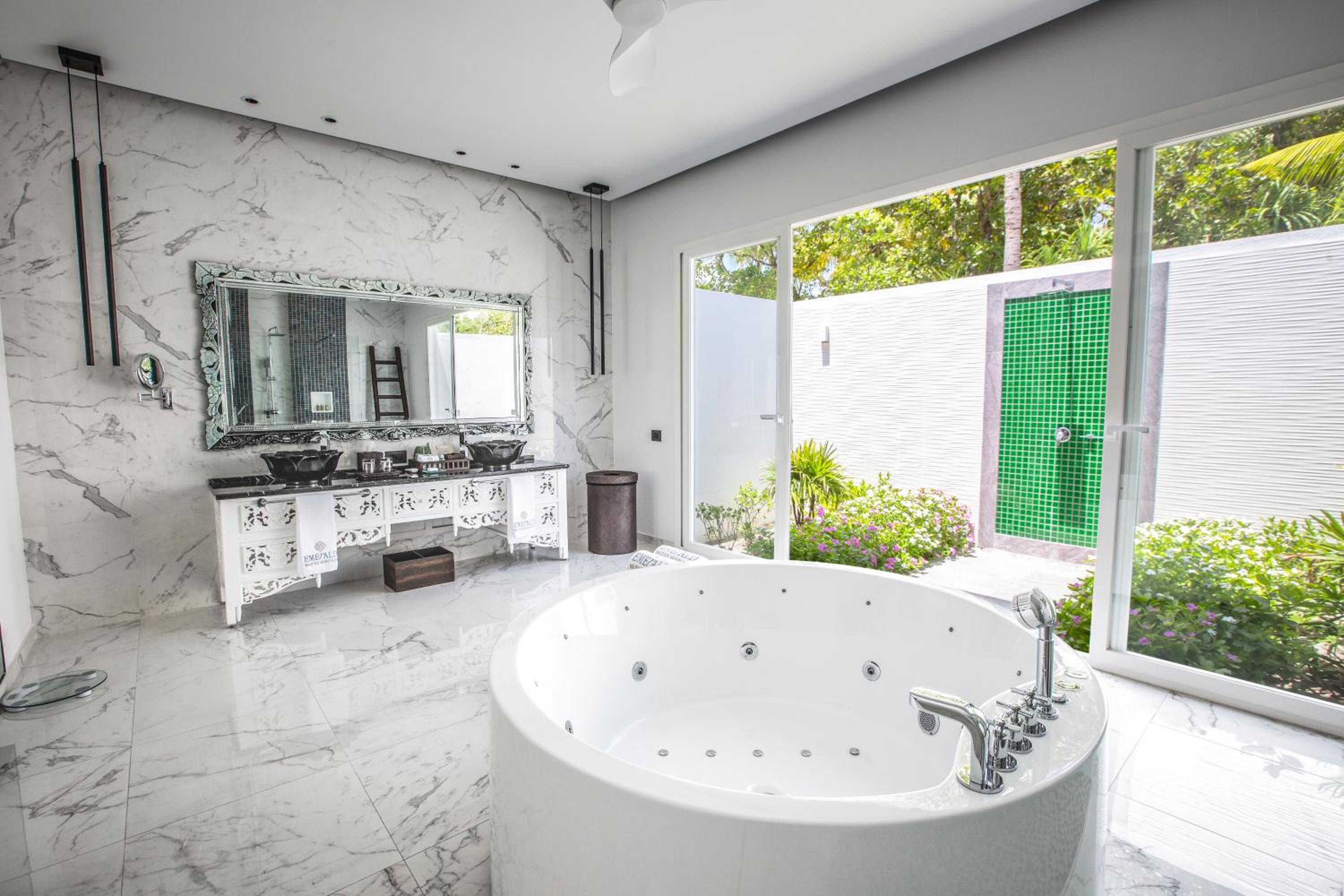 Superior Beach Villa with Pool - Photo 2