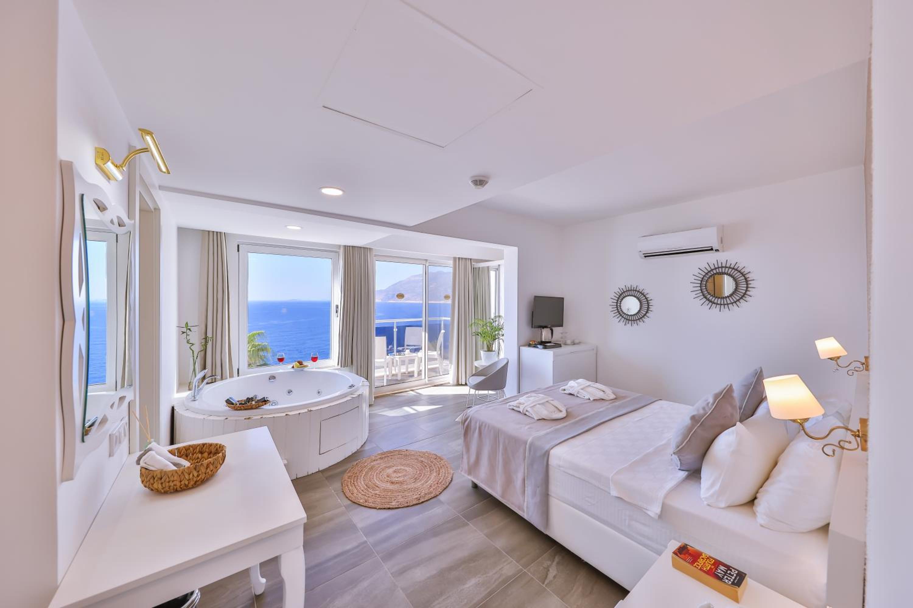 Suite Supérieure avec Jacuzzi - Vue sur Mer