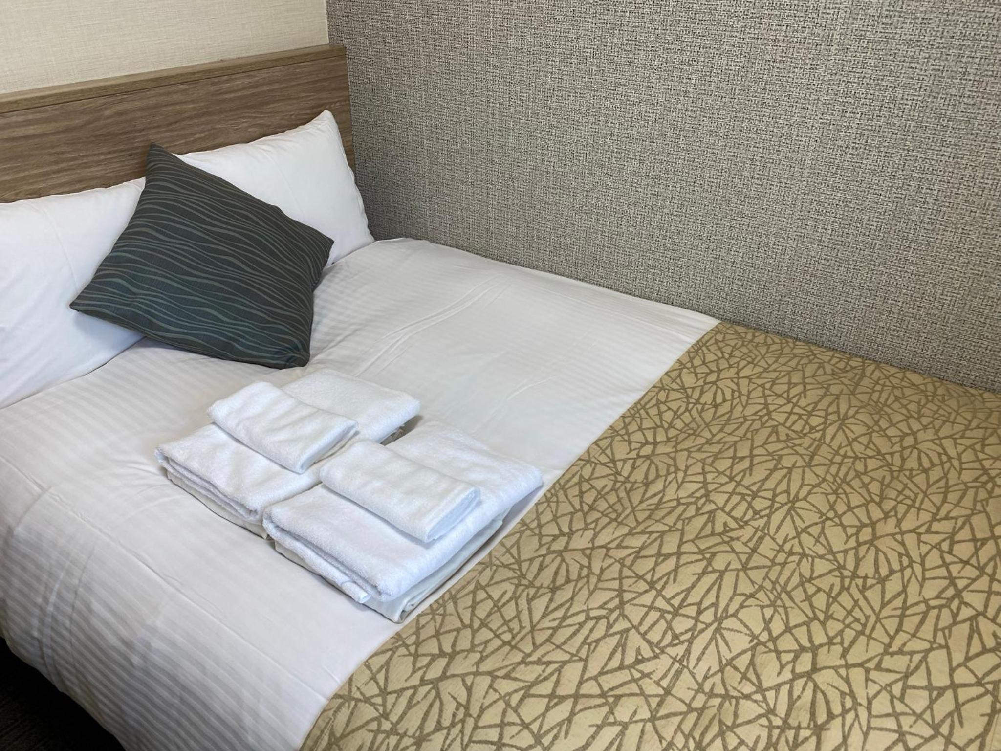 Economy Semi Double Room - Smoking - No Cleaning