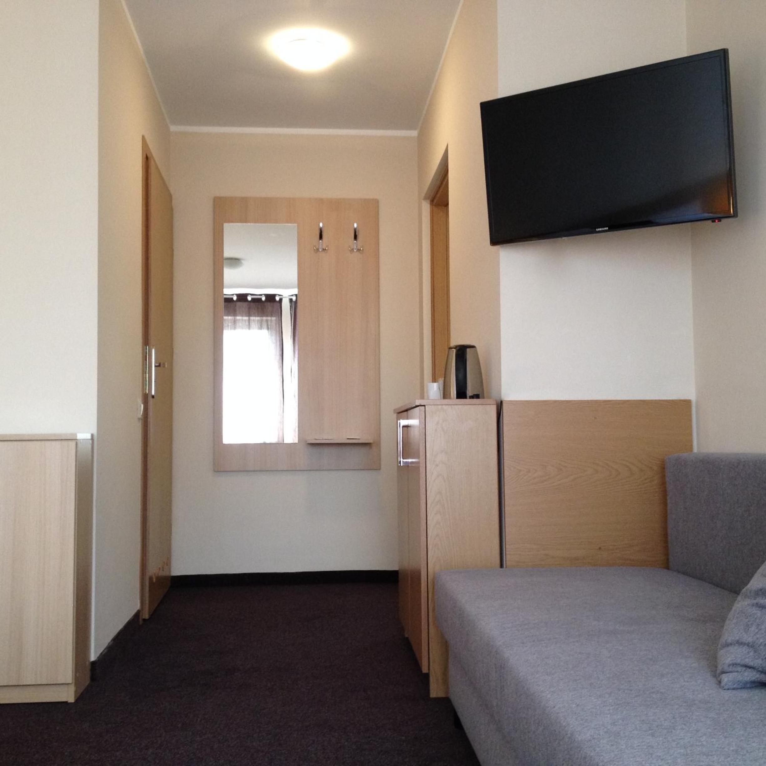 Queen Room - Photo 6