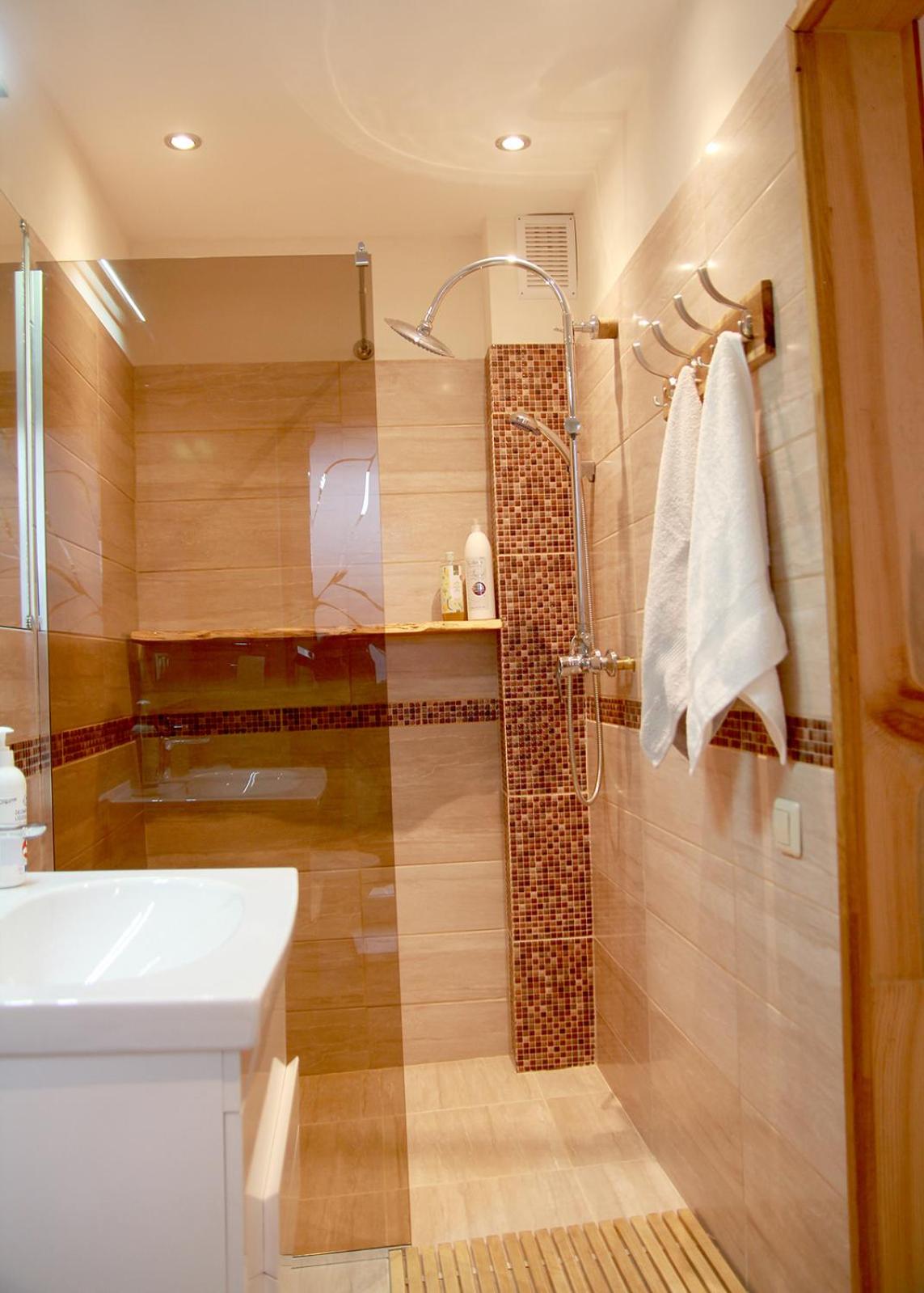 One-Bedroom Apartment - Photo 8