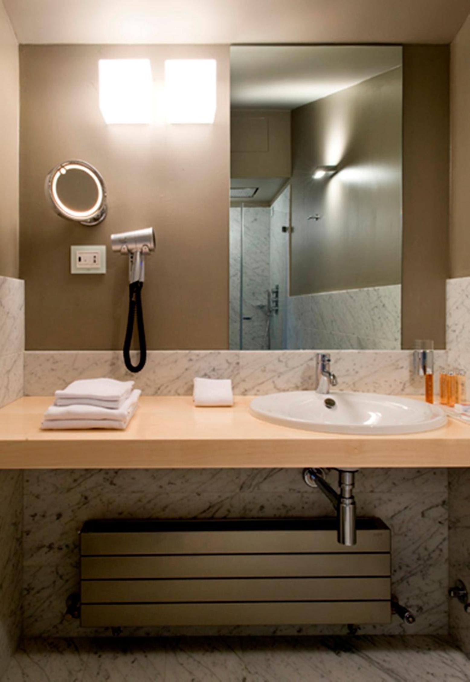 Standard Double or Twin Room - Photo 4