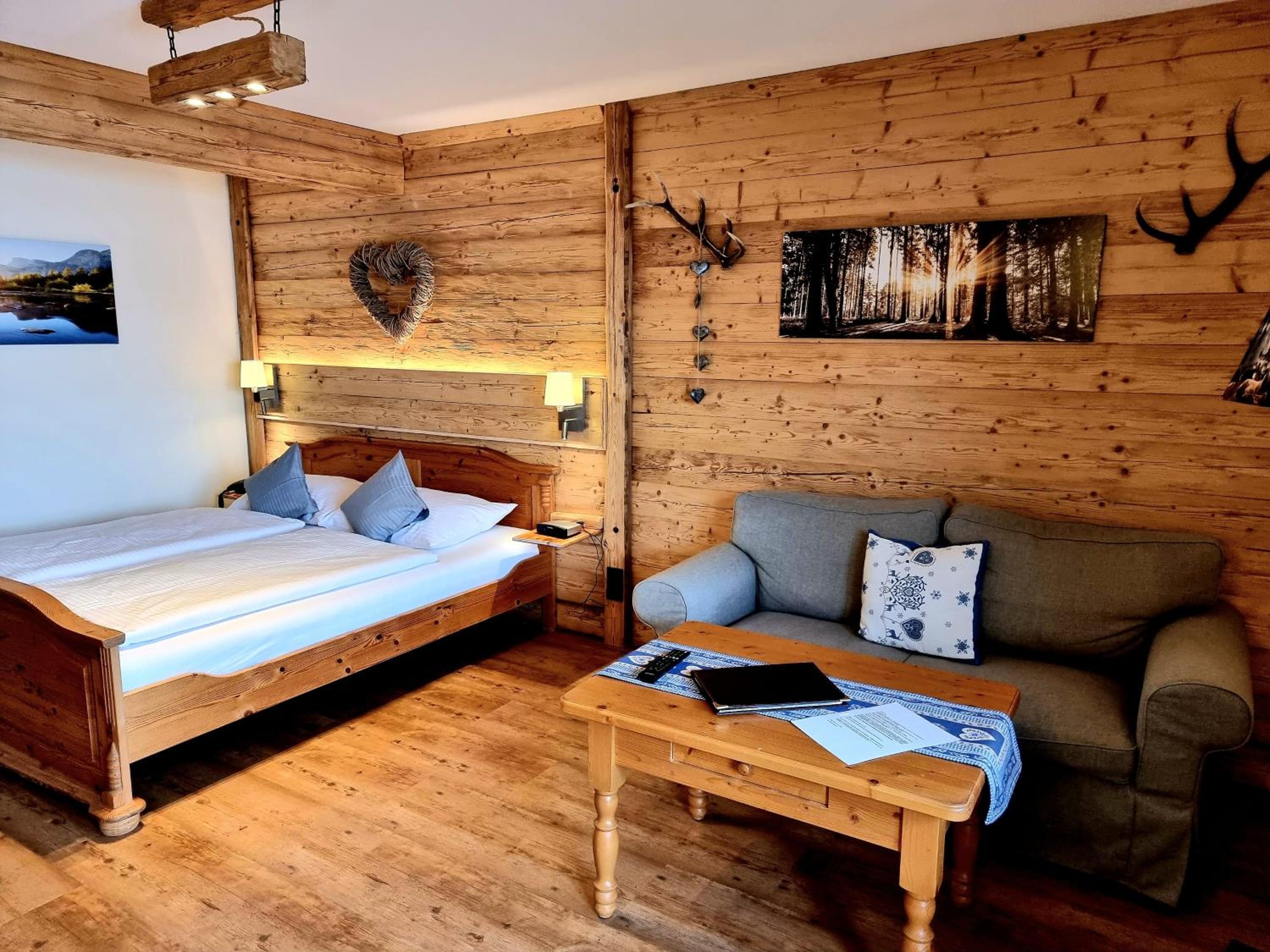 Deluxe Double Room with Balcony and Sea View photo 1