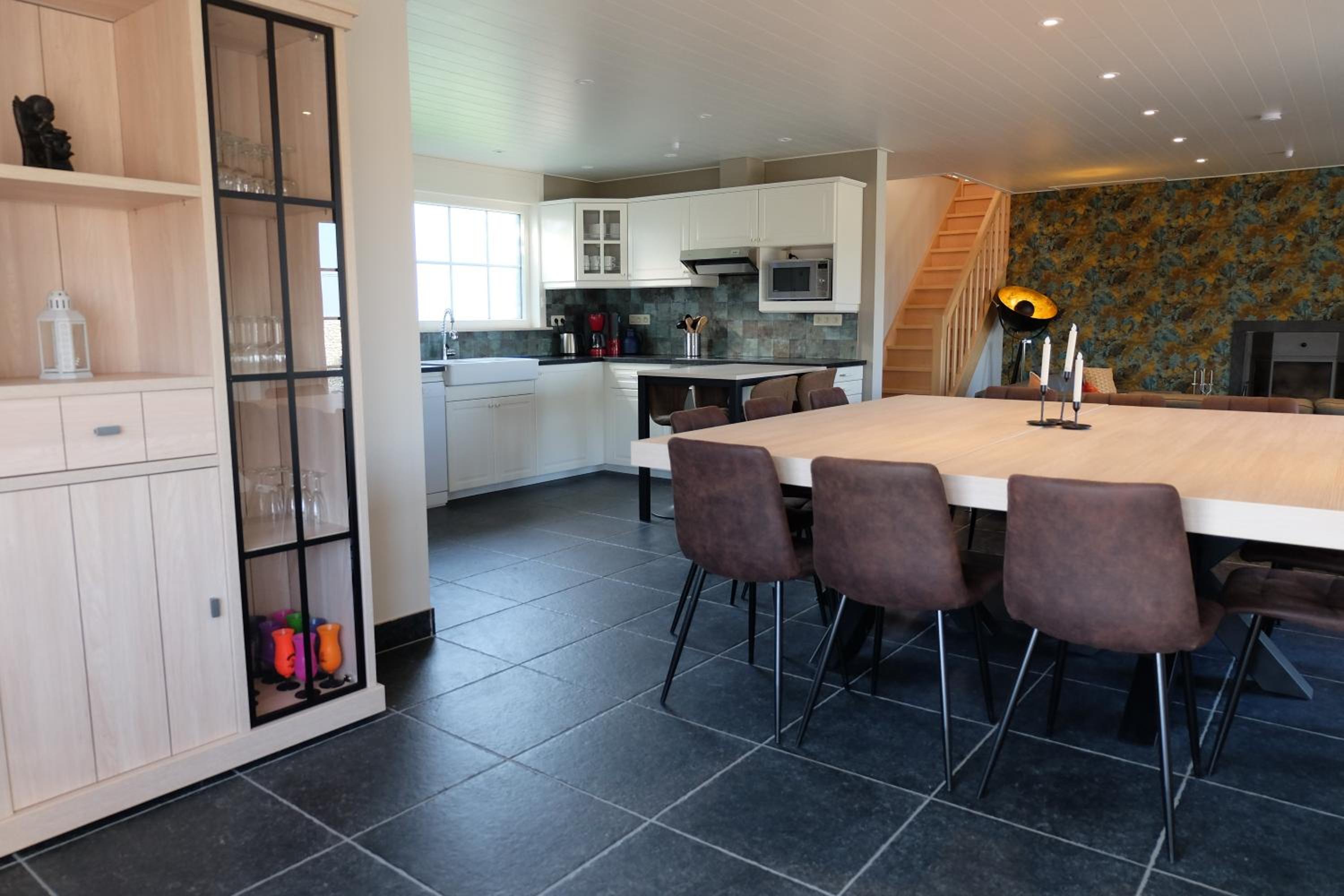 Four-Bedroom House photo 2