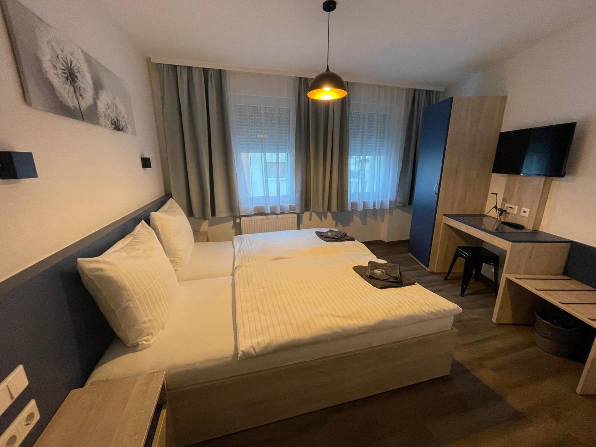 Double or Twin Room - Photo 10