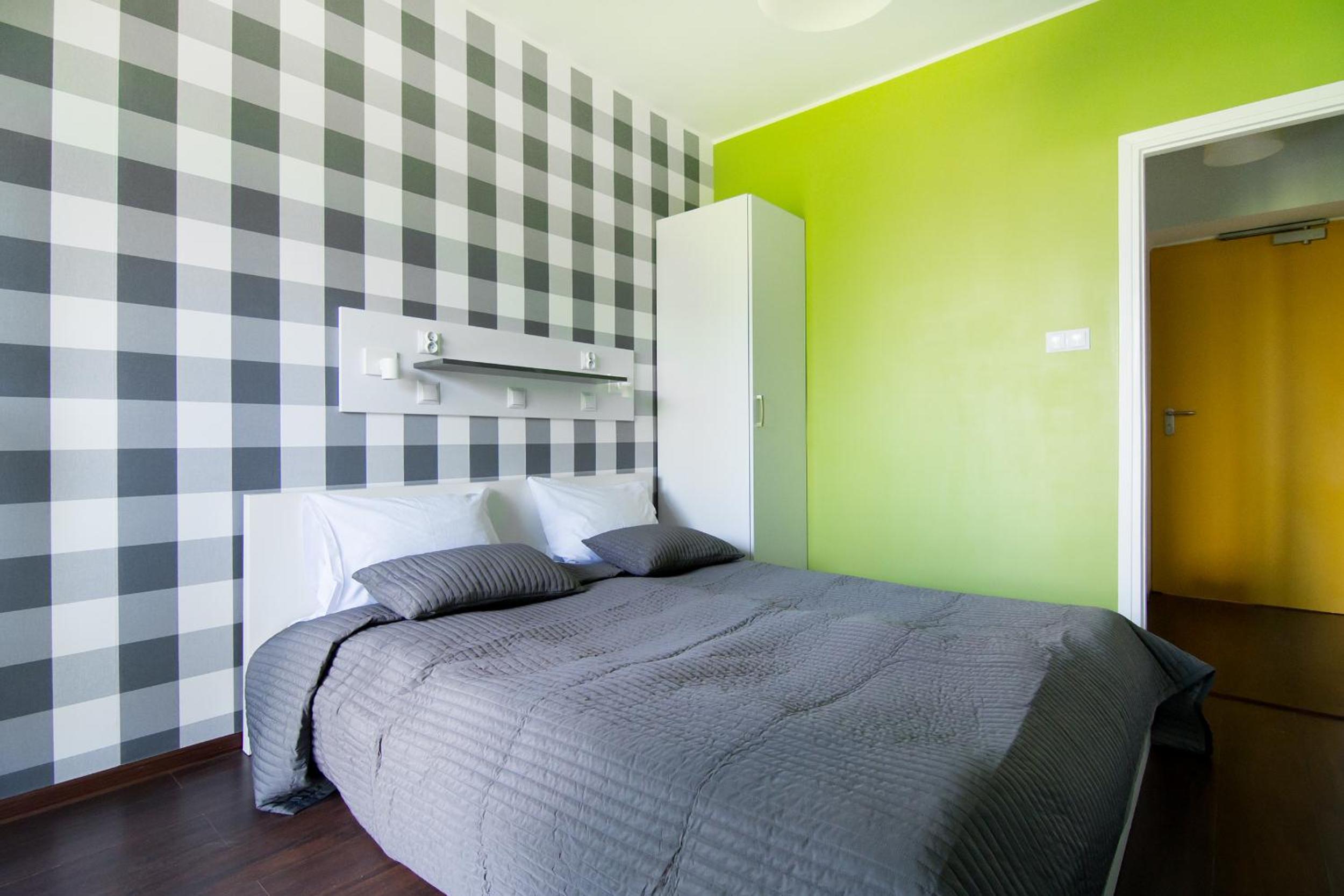 Single Room with Private Bathroom thumbnail 6