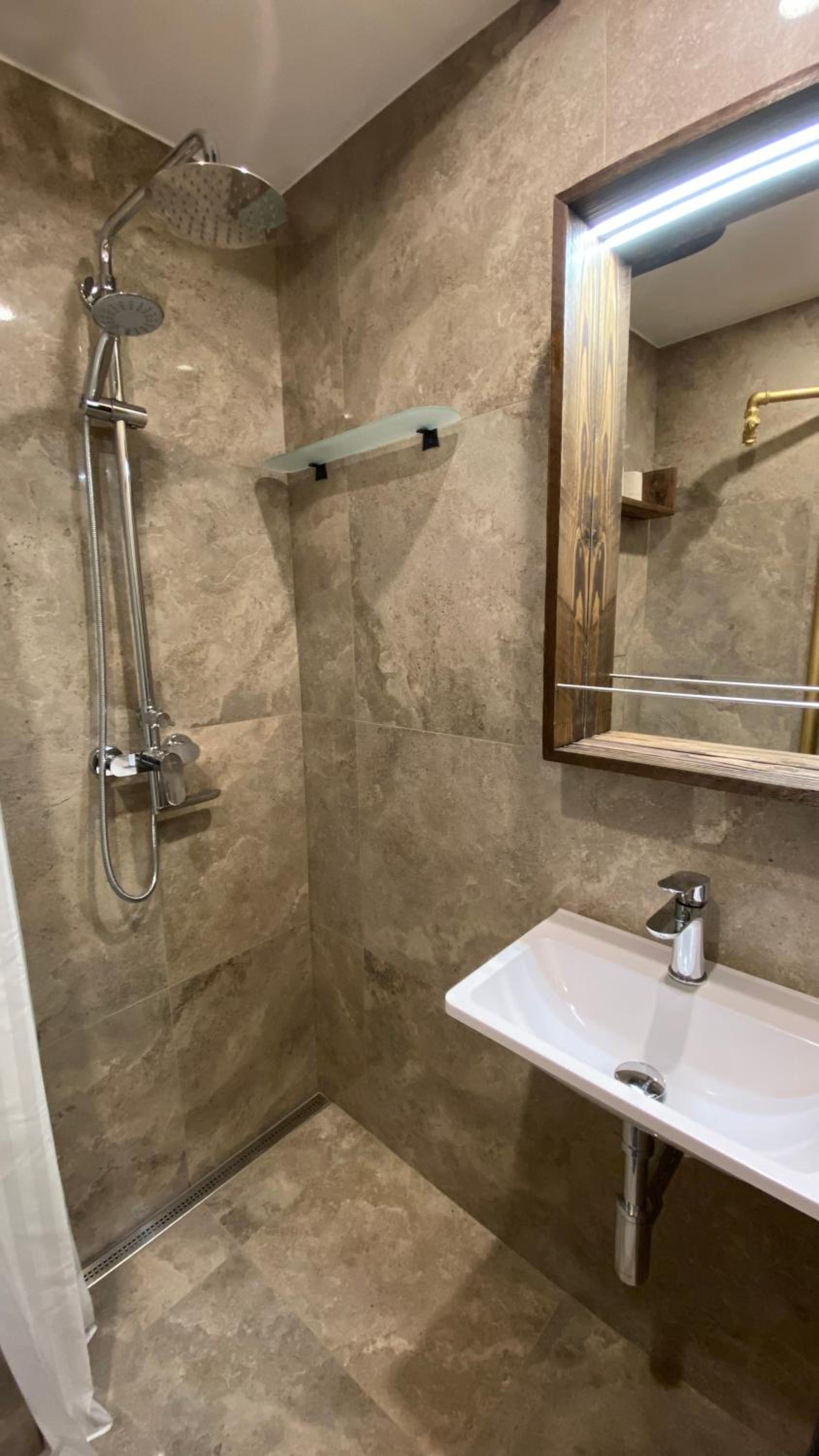 One-Bedroom Apartment - Photo 12