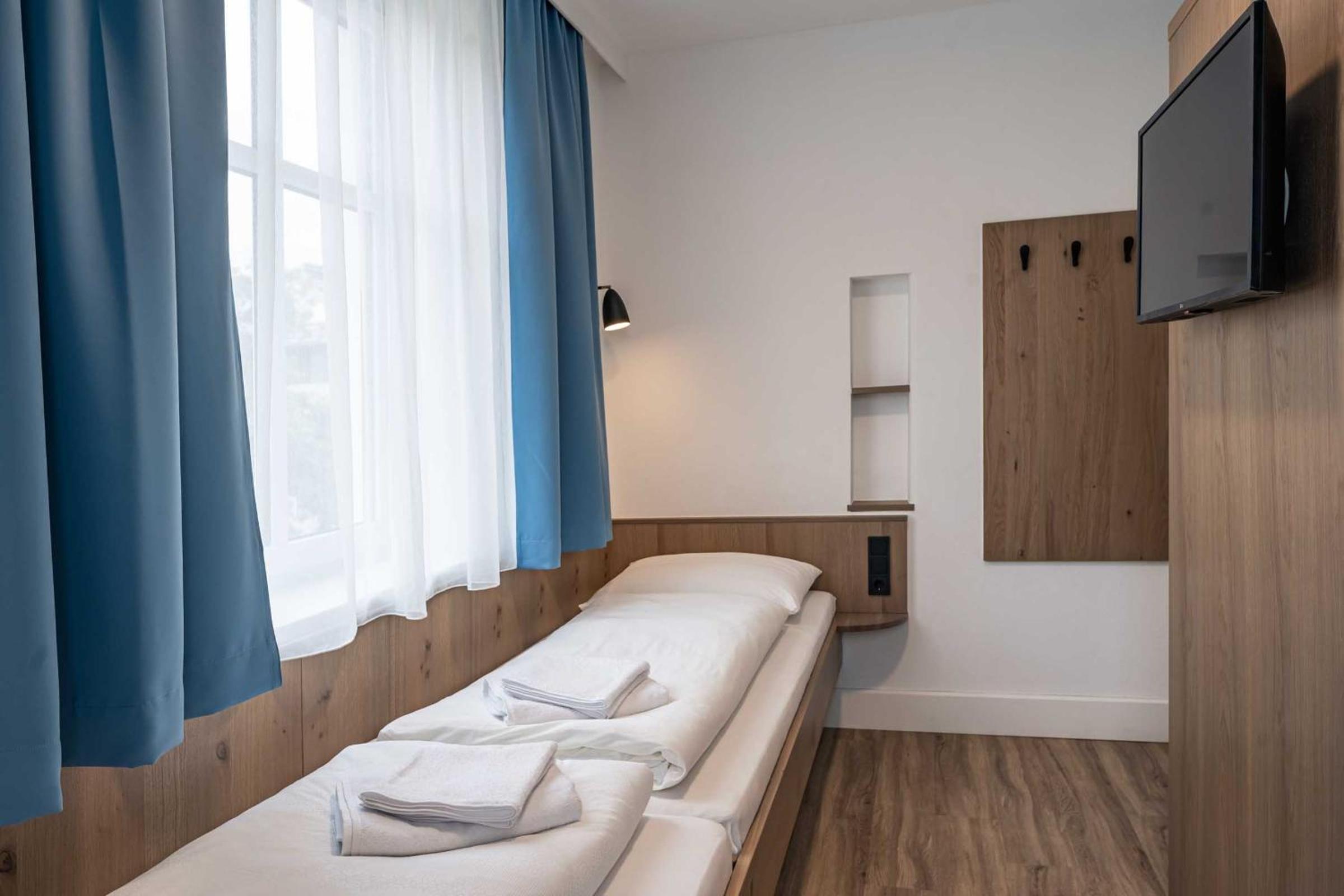 Small Twin Room photo 1