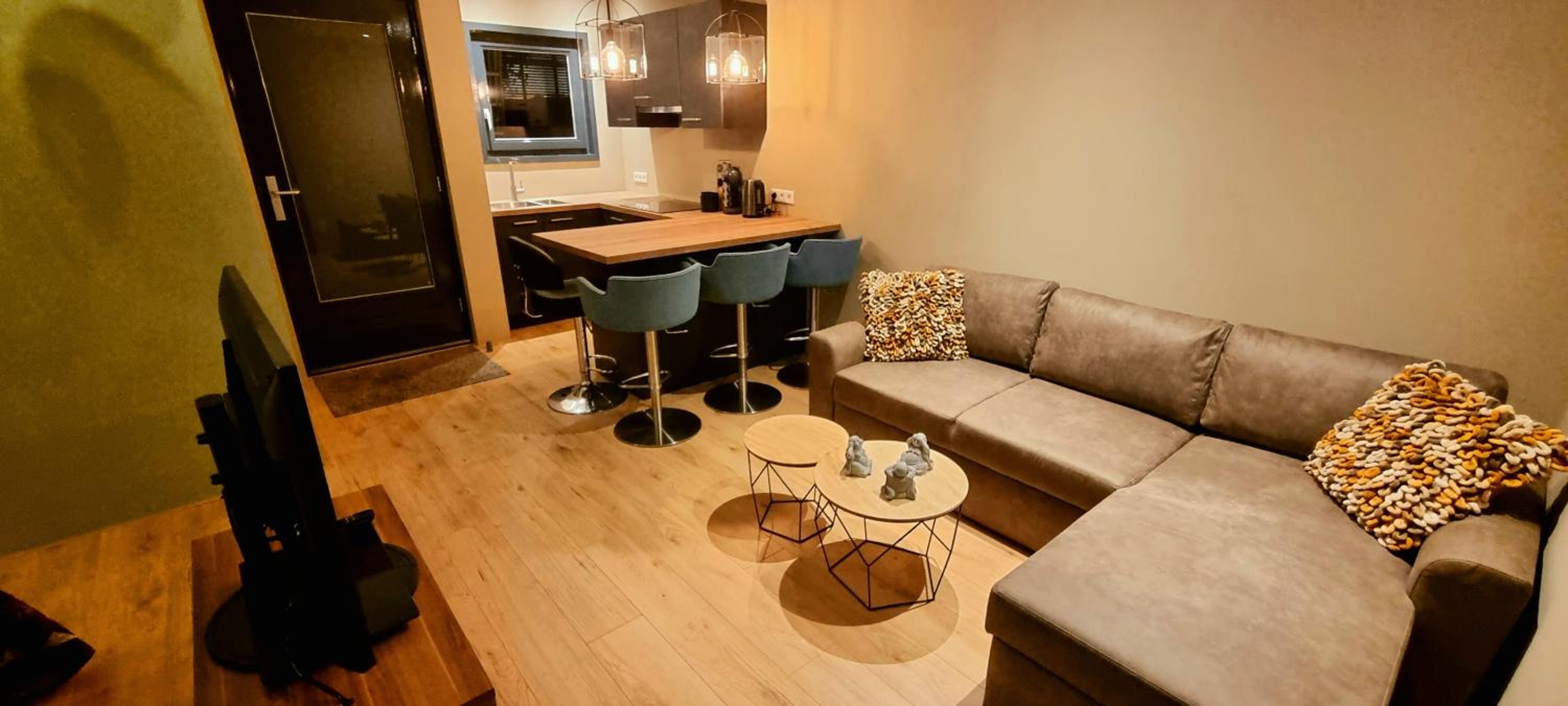 One-Bedroom Apartment - Photo 6