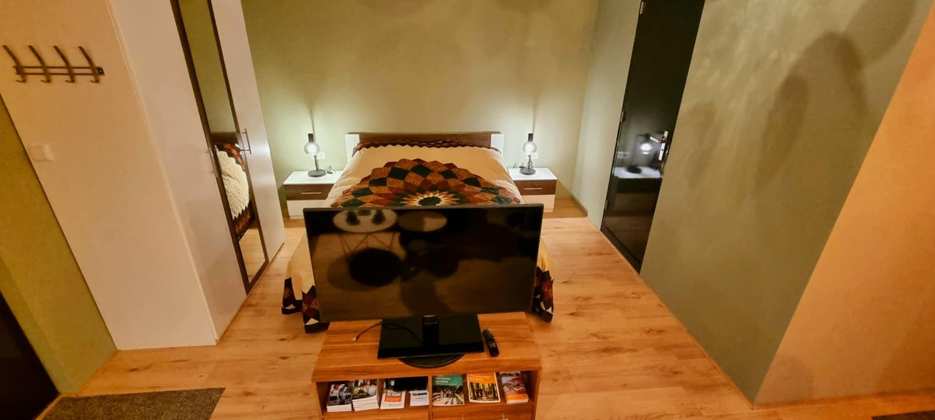 One-Bedroom Apartment - Photo 7