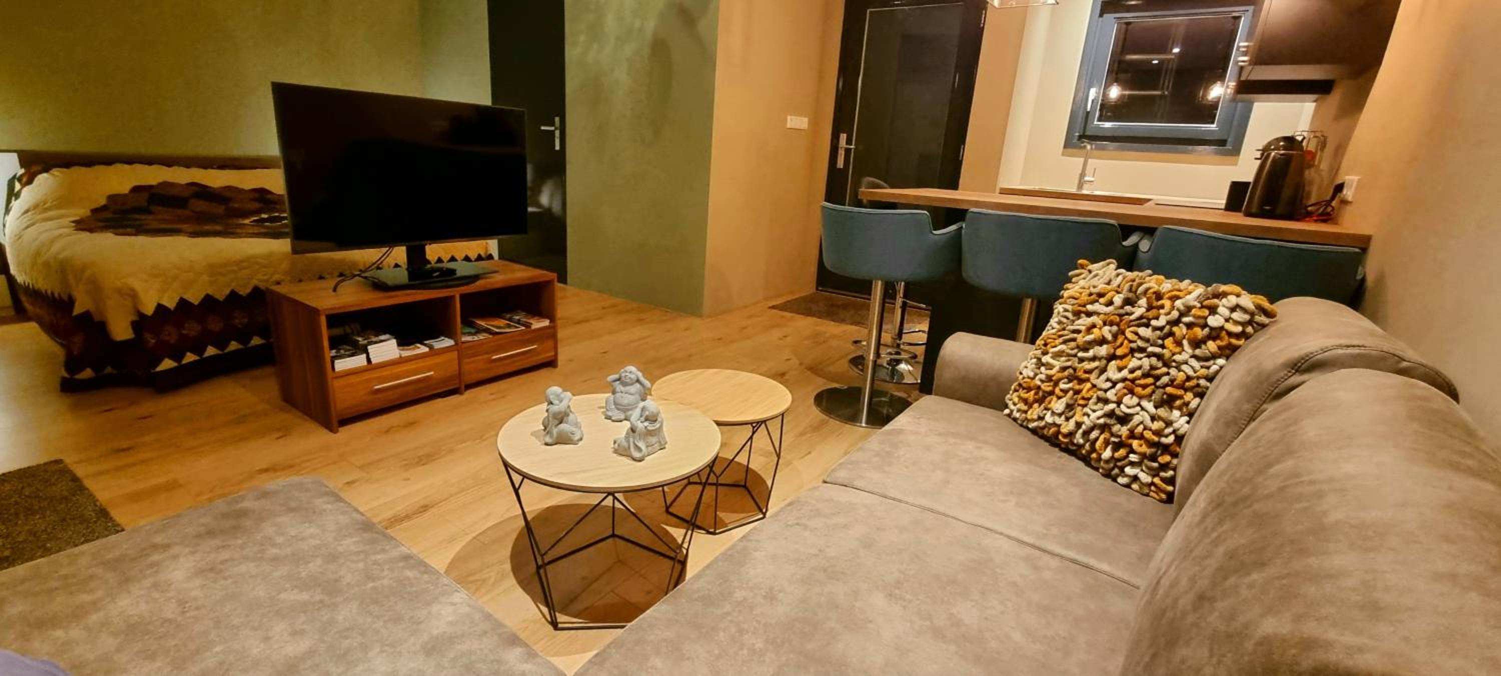 One-Bedroom Apartment - Photo 14