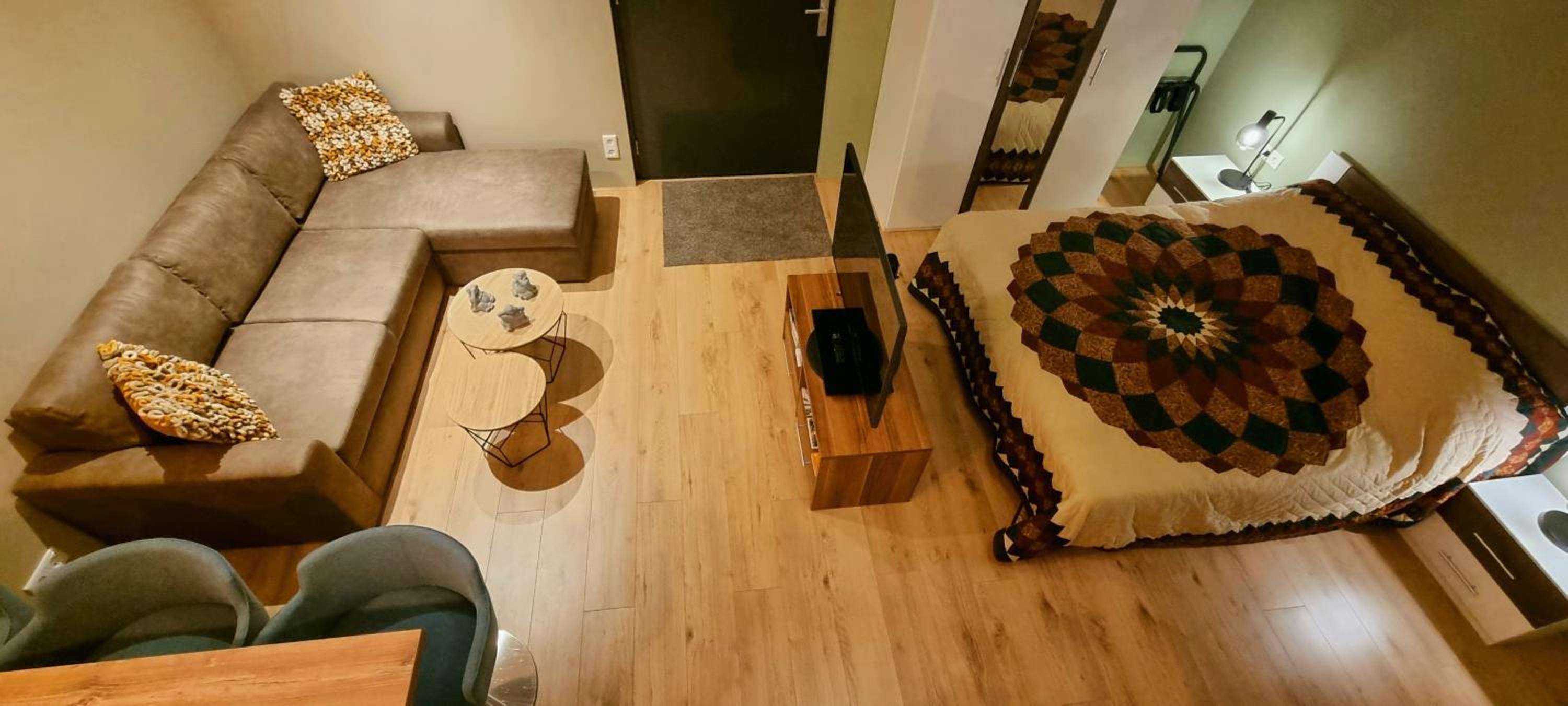 One-Bedroom Apartment - Photo 19