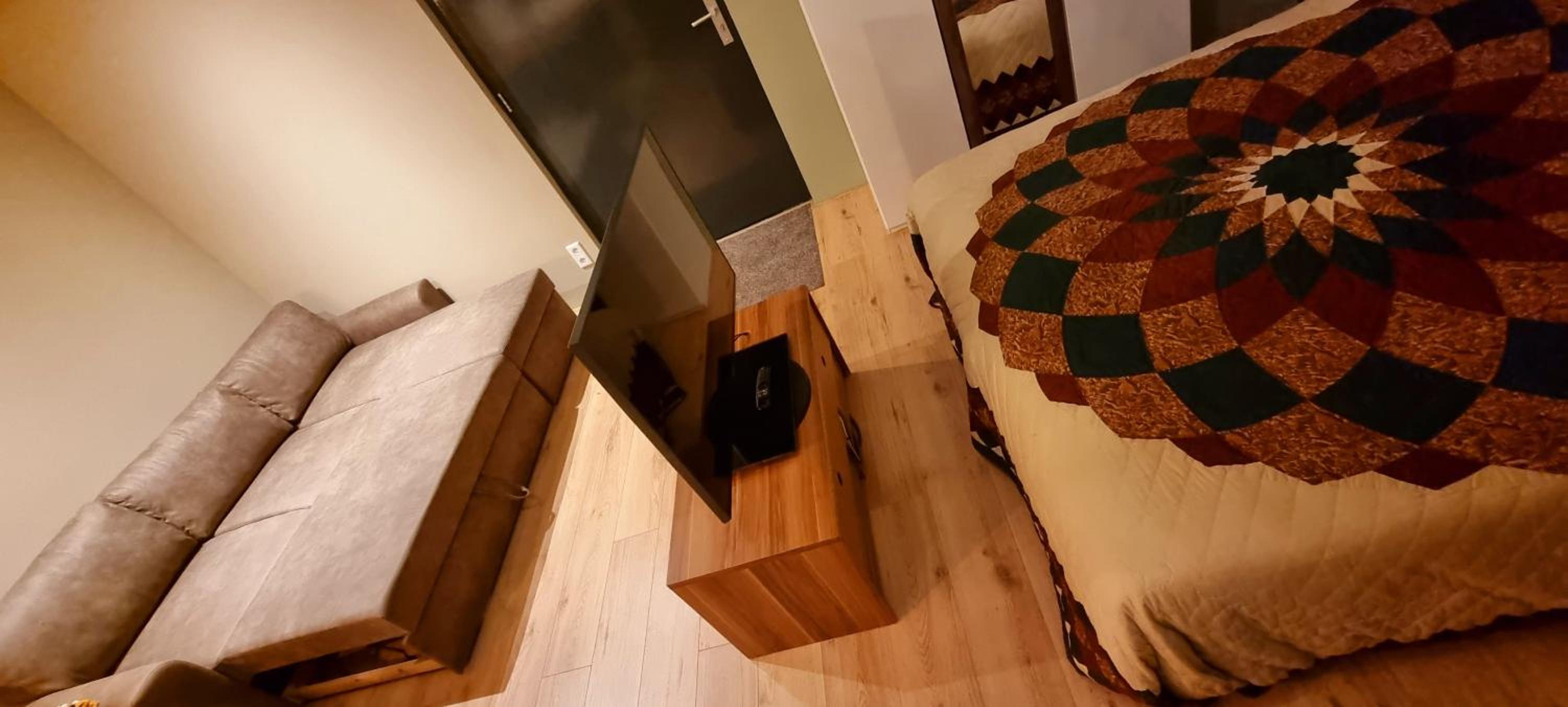 One-Bedroom Apartment - Photo 23
