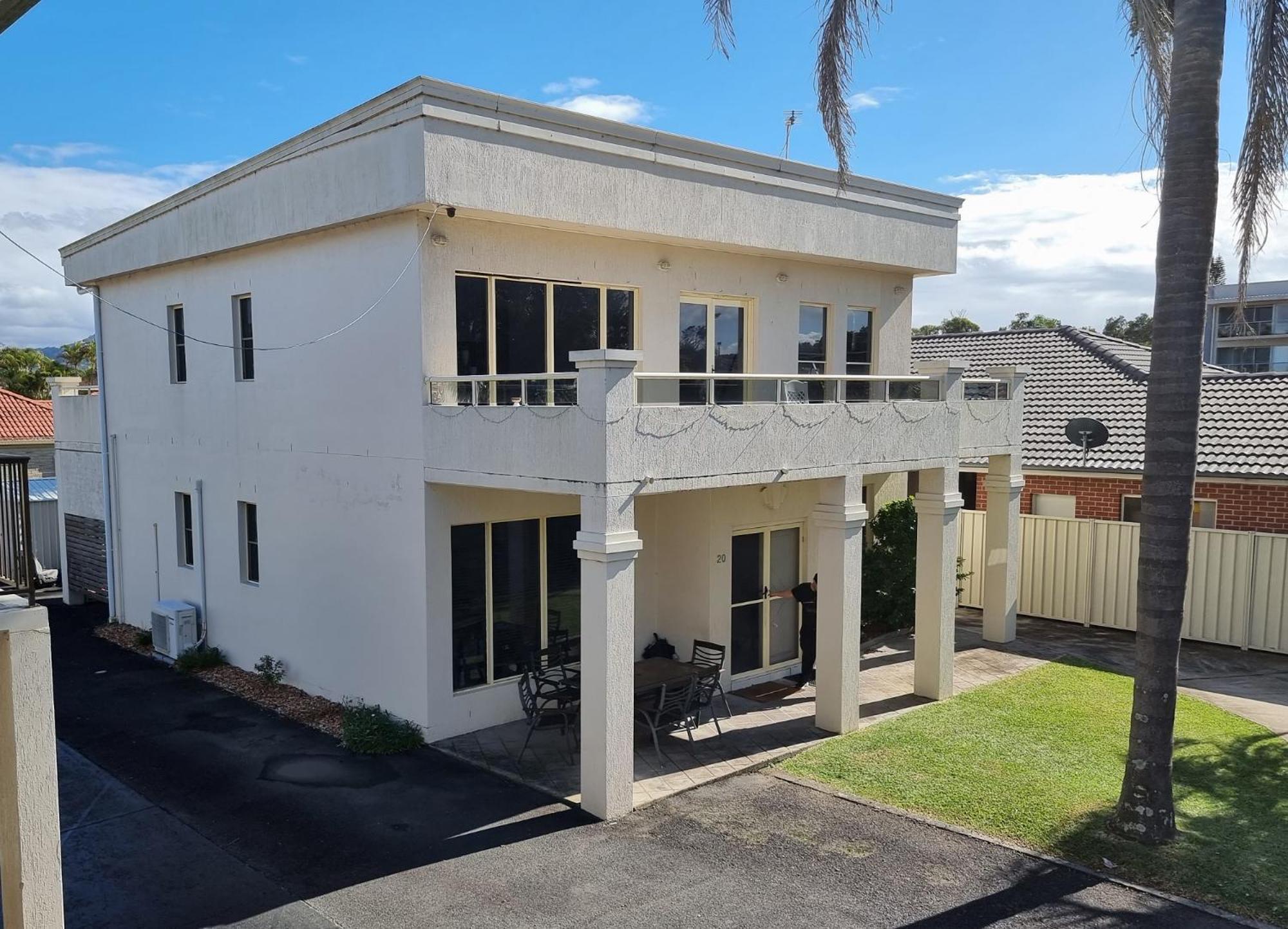 Three-Bedroom House photo 1