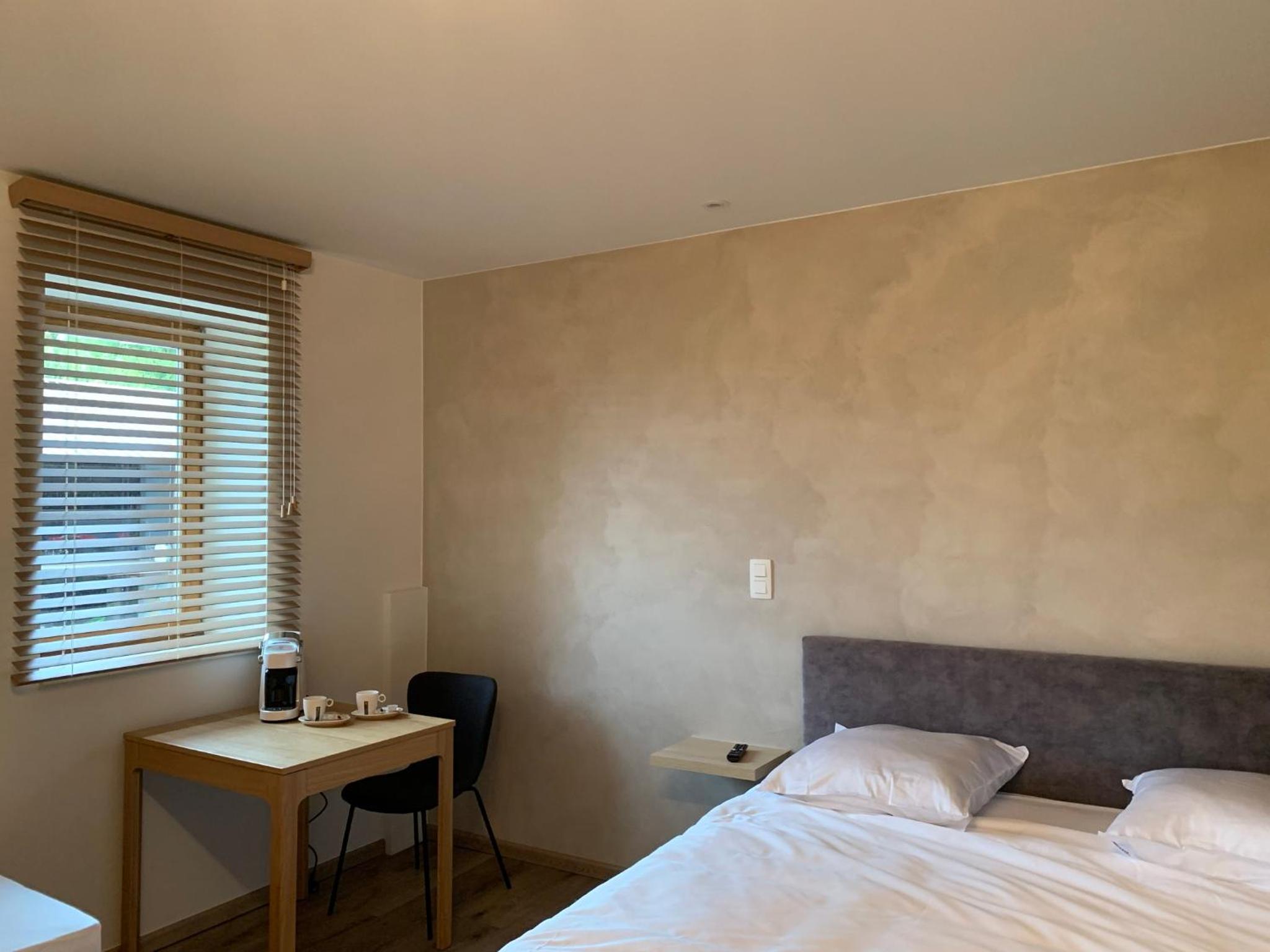 Quadruple Room with Private Bathroom - Photo 5