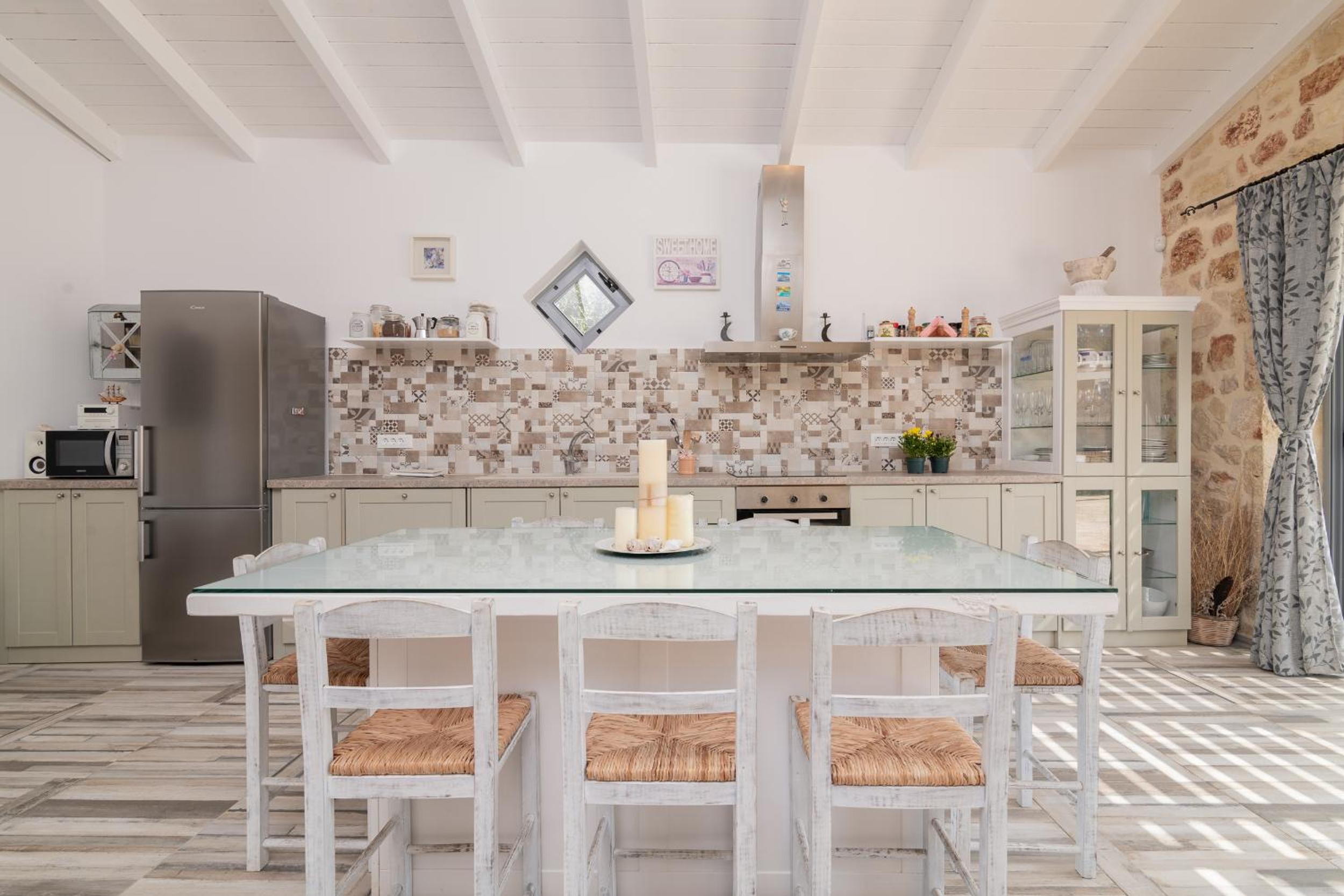 Villa photo 2