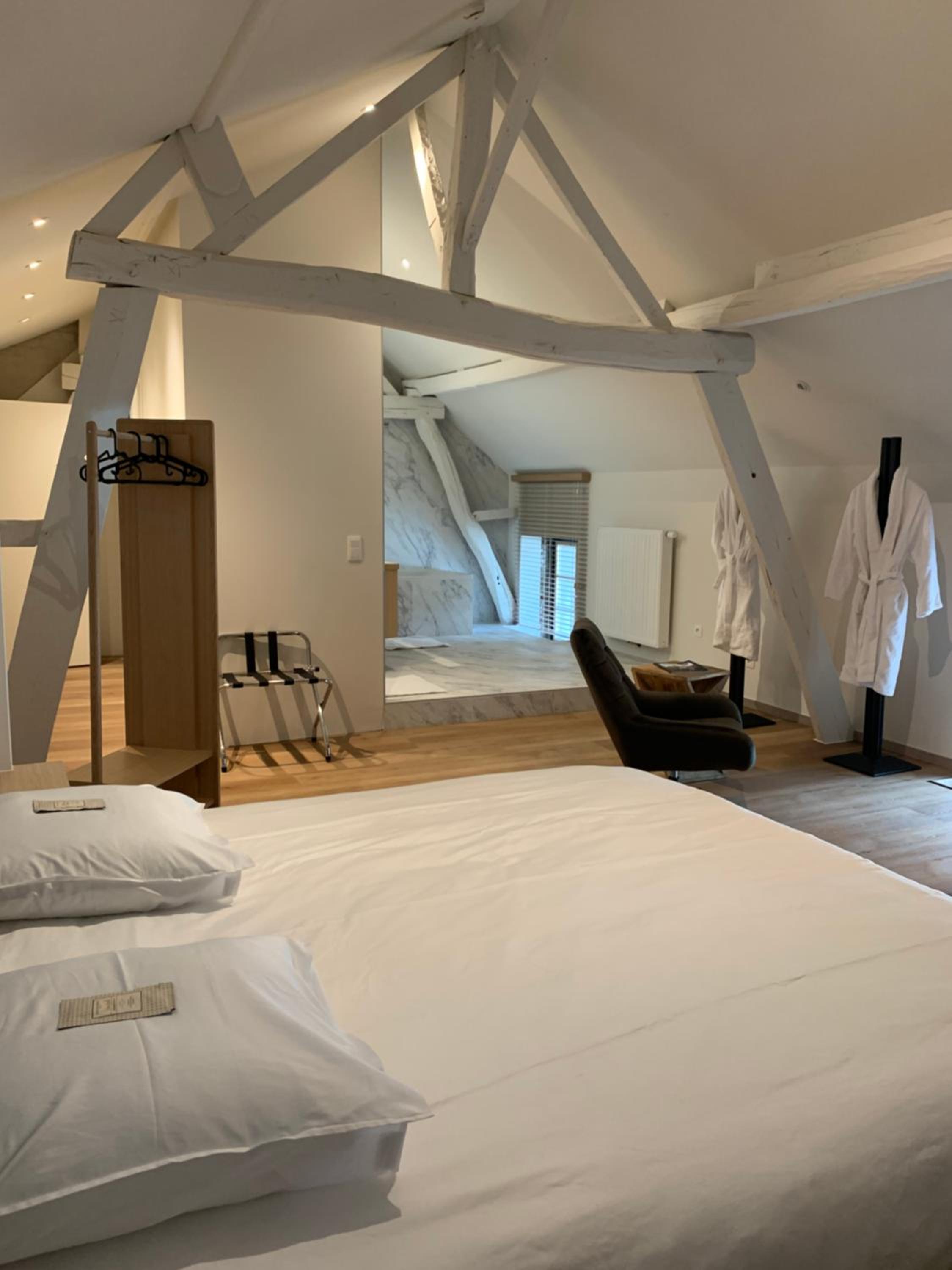 Deluxe Room - Photo 4
