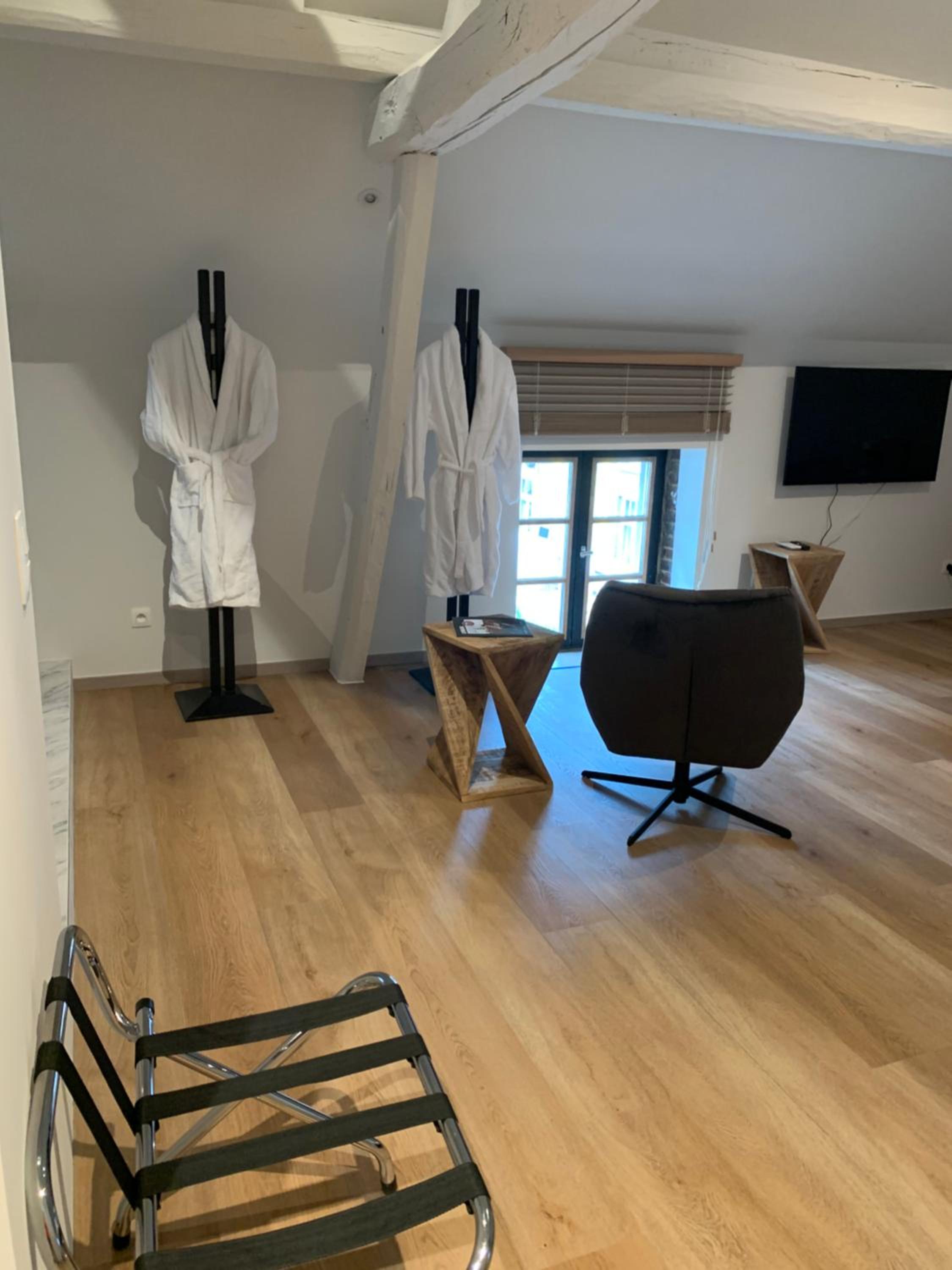 Deluxe Room - Photo 1