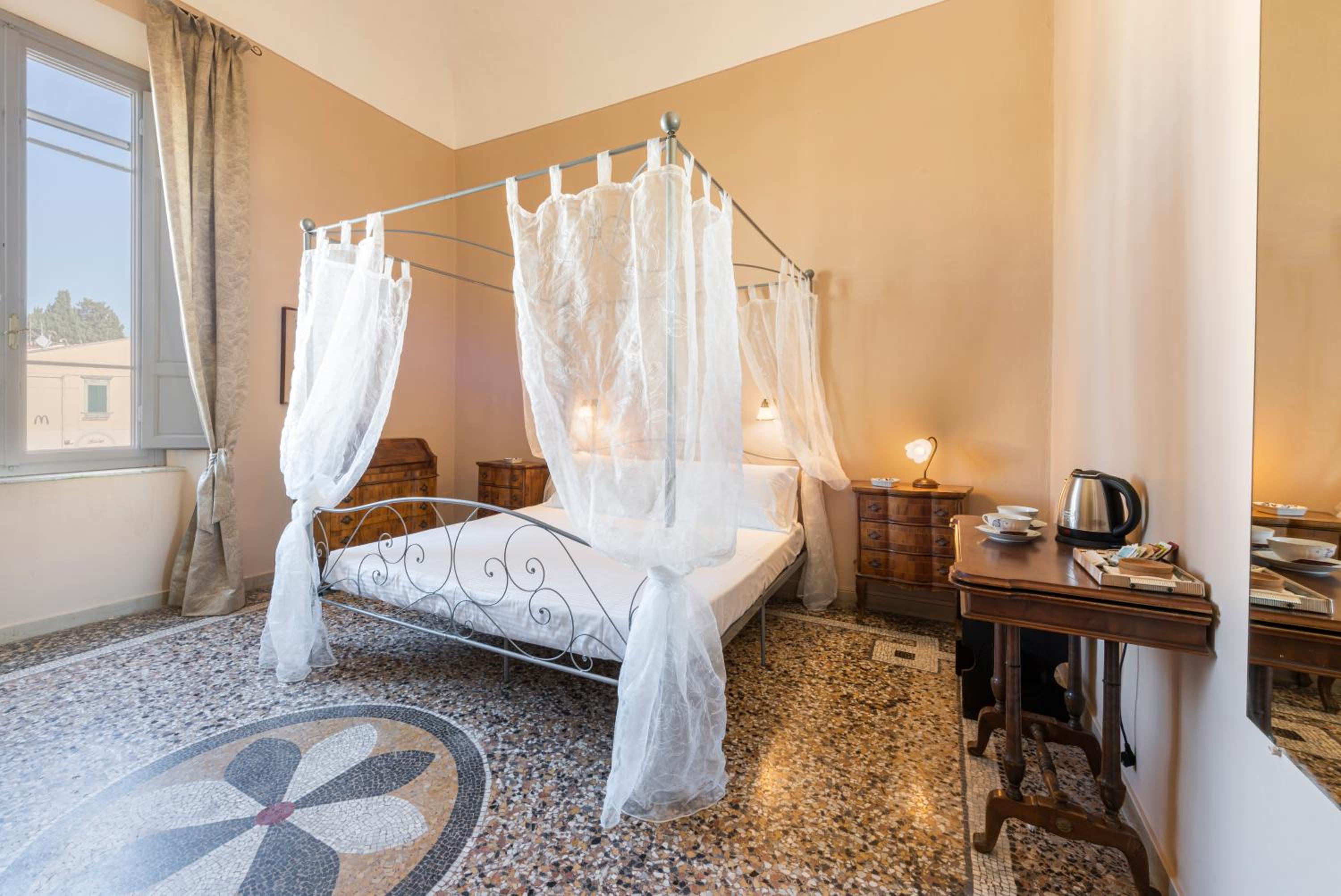 Deluxe Double Room - Photo 1