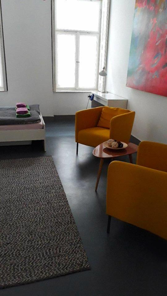 One-Bedroom Apartment - Photo 11