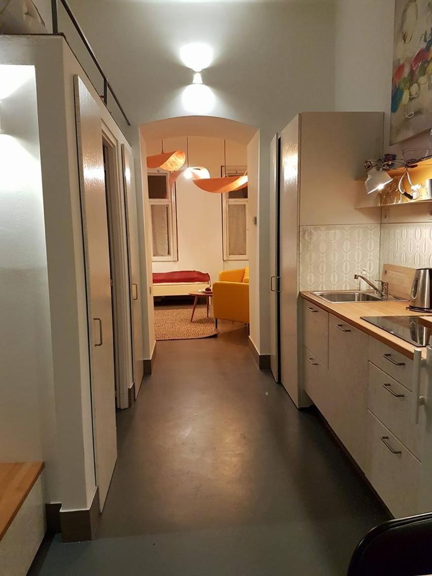One-Bedroom Apartment - Photo 34