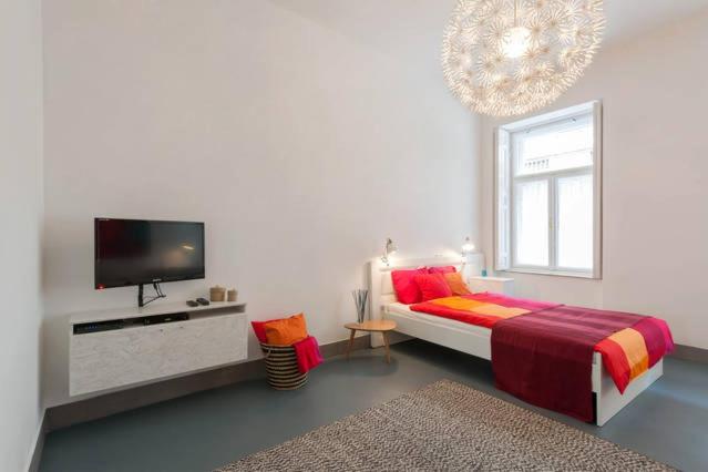 One-Bedroom Apartment - Photo 39