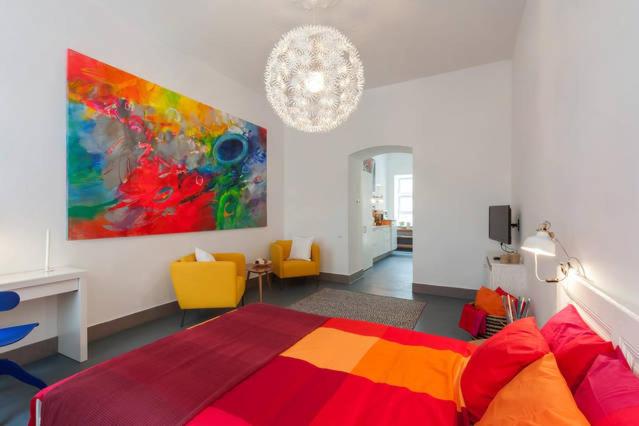 One-Bedroom Apartment - Photo 23