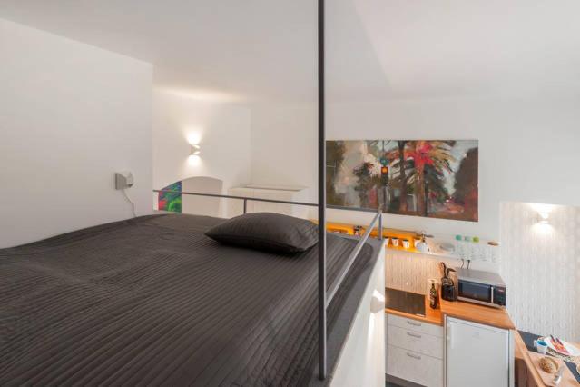 One-Bedroom Apartment - Photo 21
