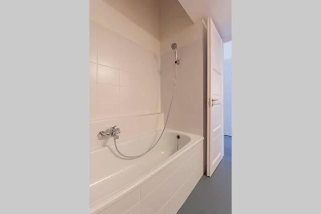 One-Bedroom Apartment - Photo 43