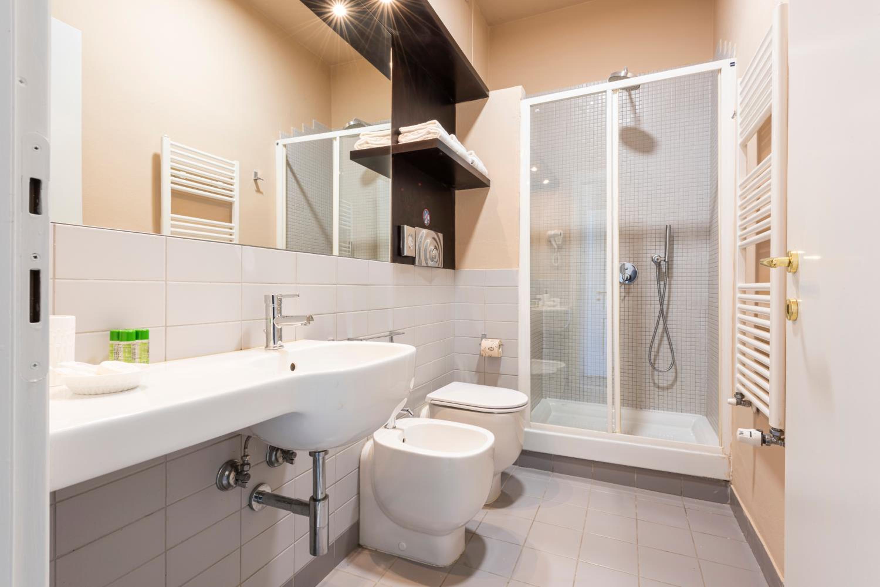 Double Room with Private Bathroom photo 3