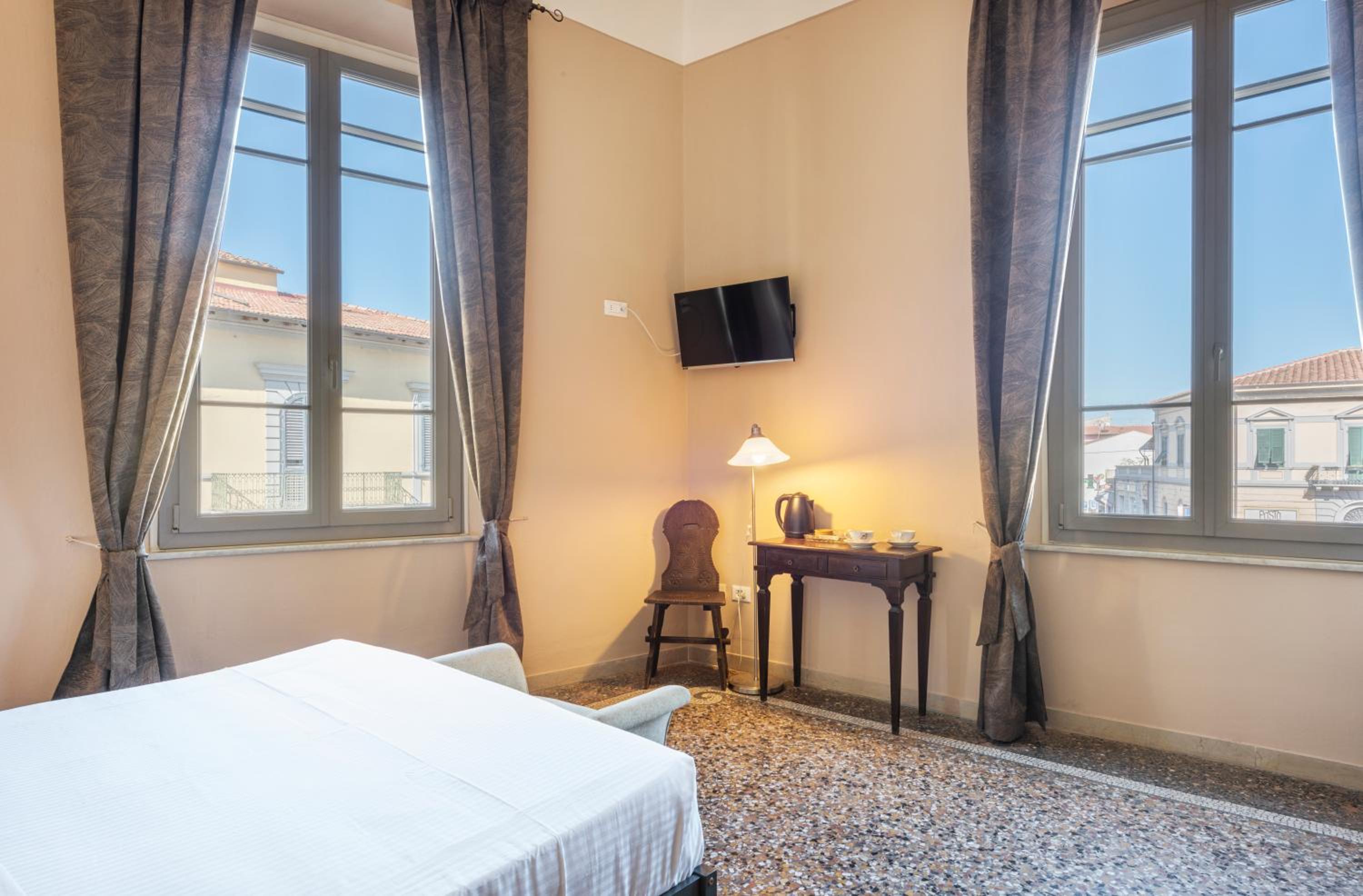Double Room with Private Bathroom photo 2