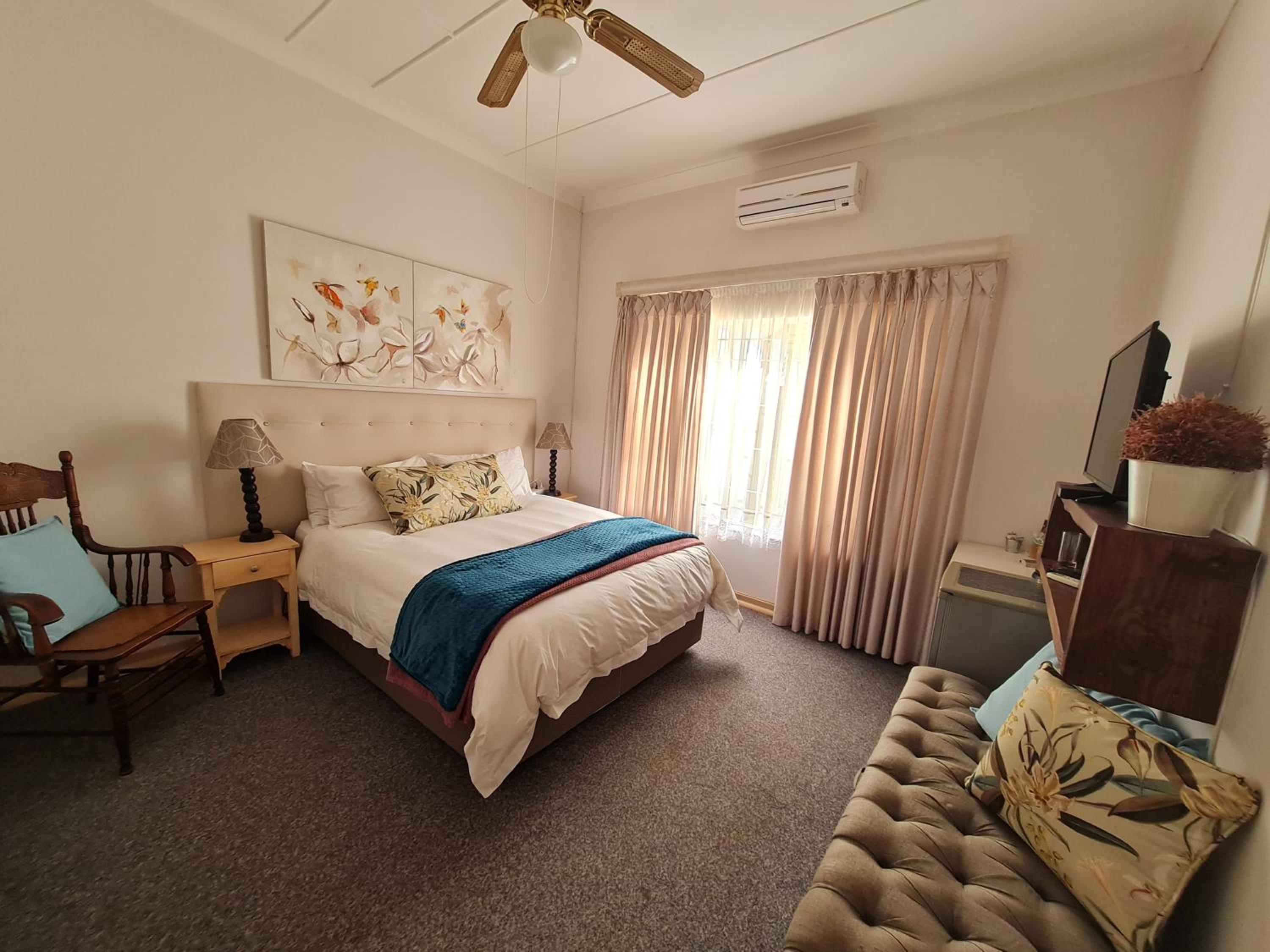 Double Room with Private Bathroom - Photo 1