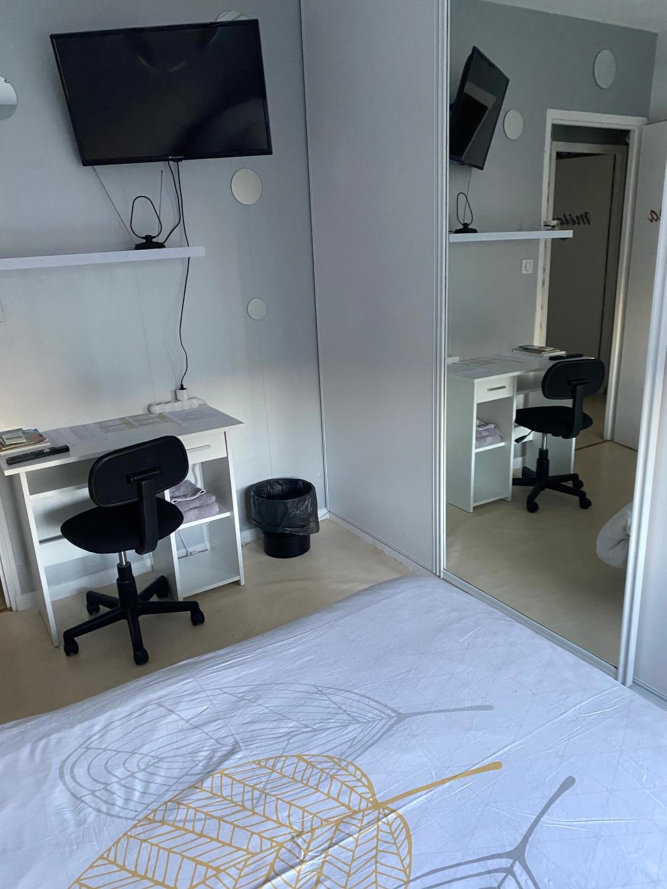 Double Room - Photo 2