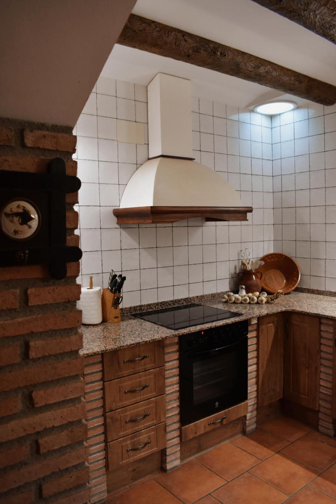 Four-Bedroom House - Photo 13