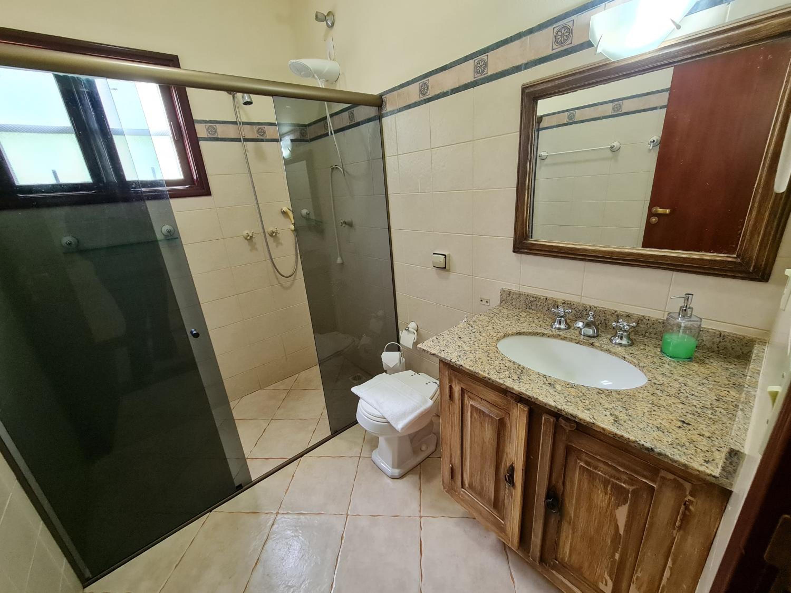 One-Bedroom Suite - Photo 4
