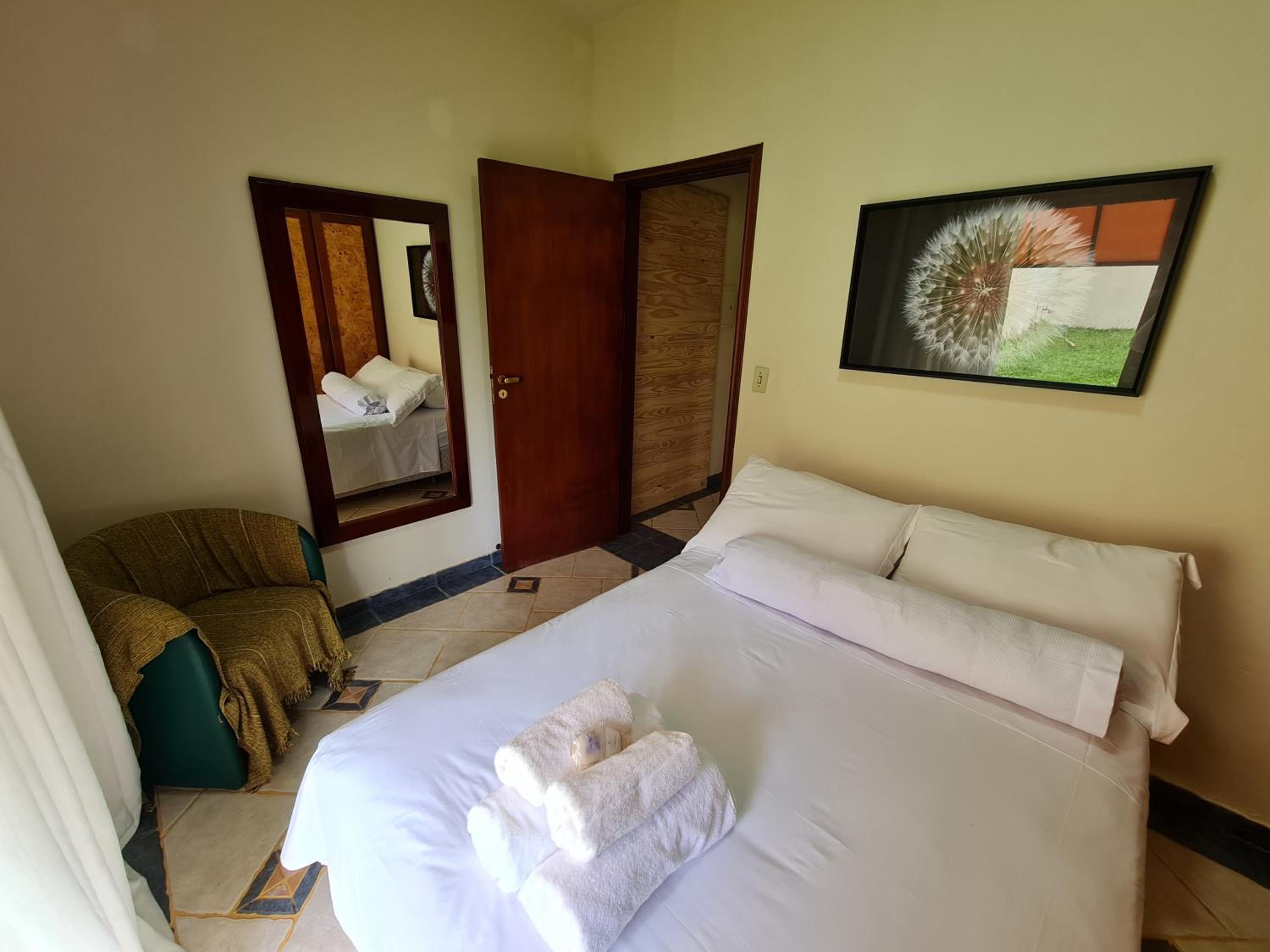 One-Bedroom Suite - Photo 5