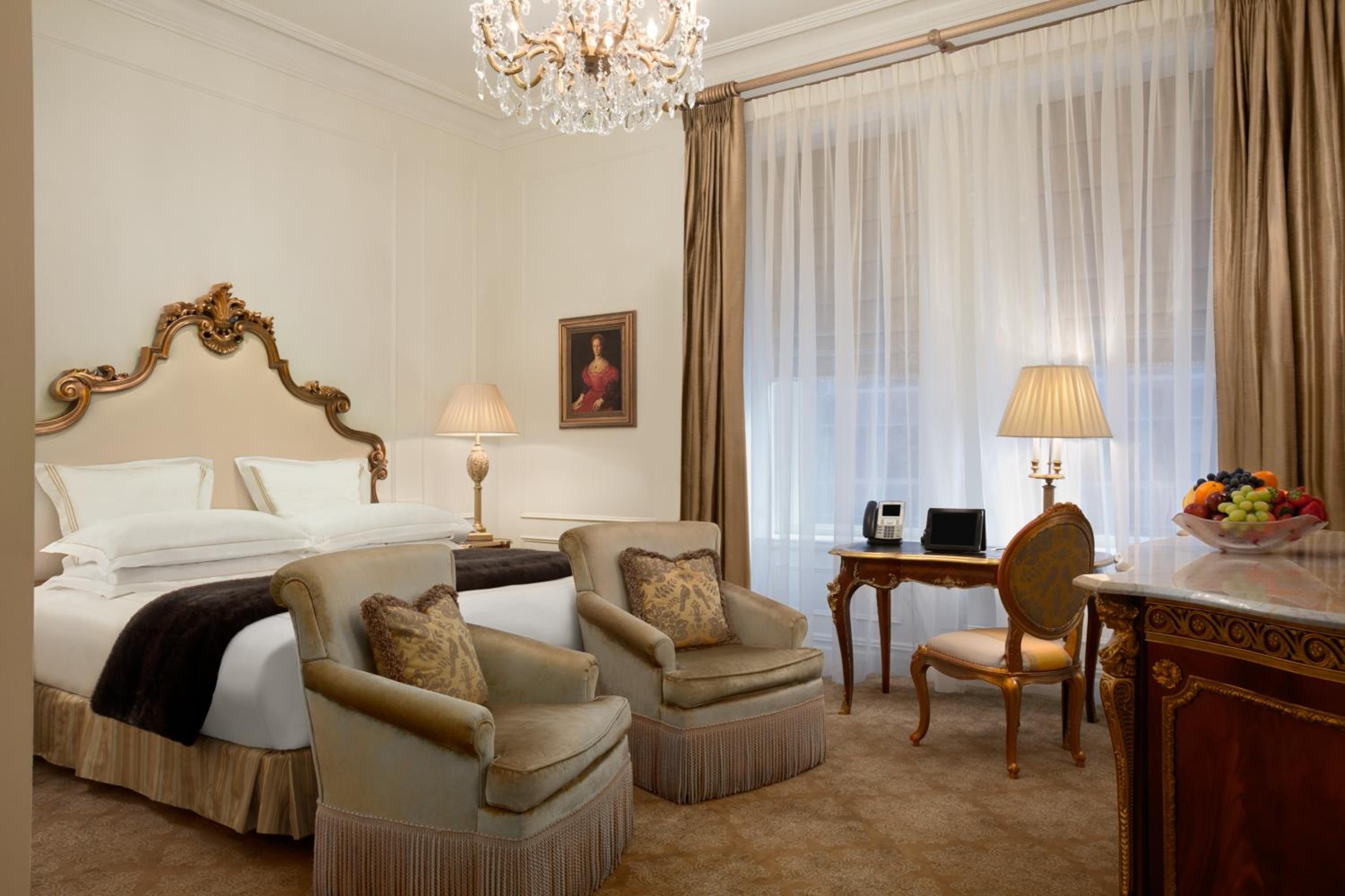 Plaza Room