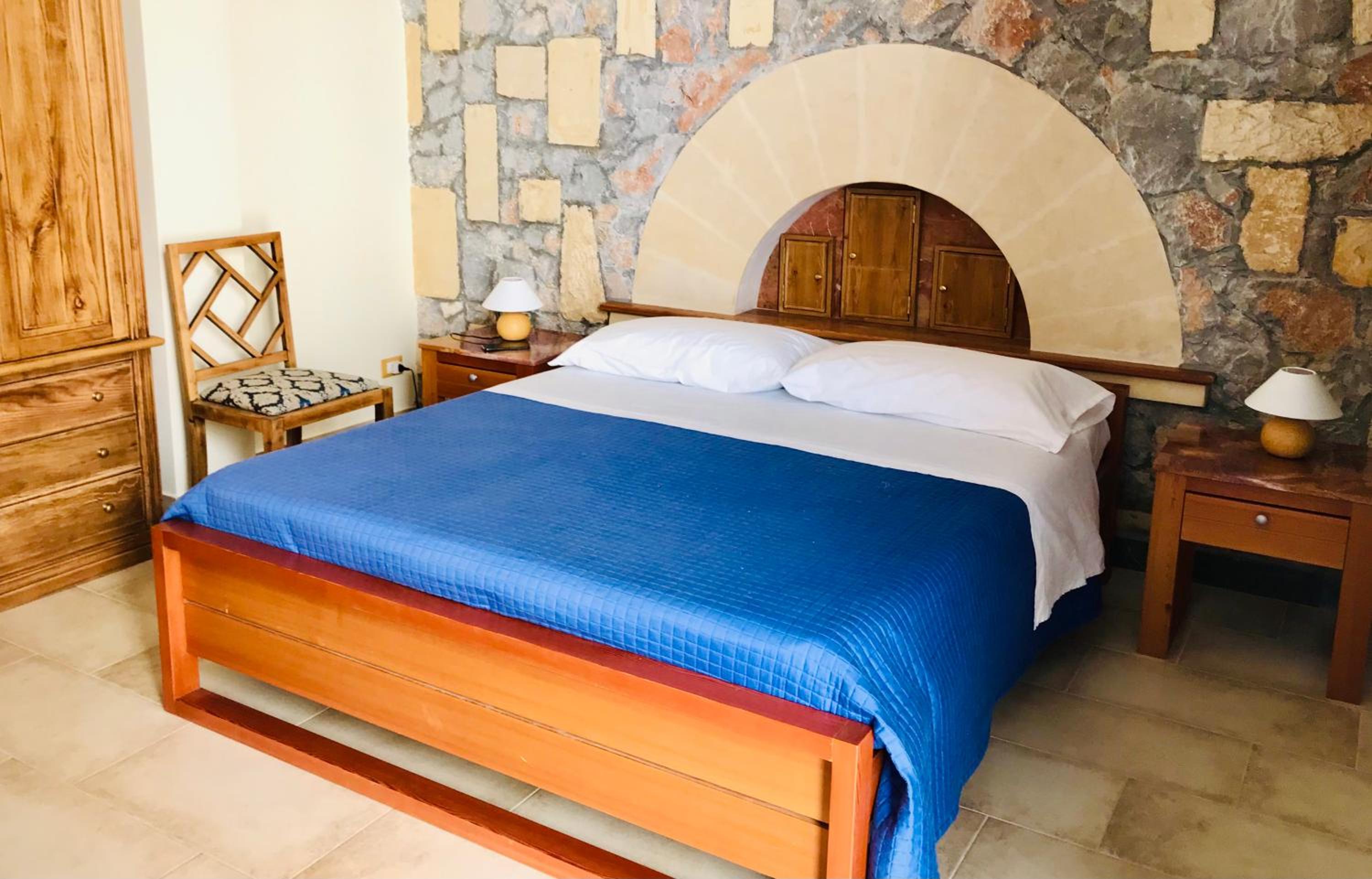 Double Room with Private Bathroom - Photo 1