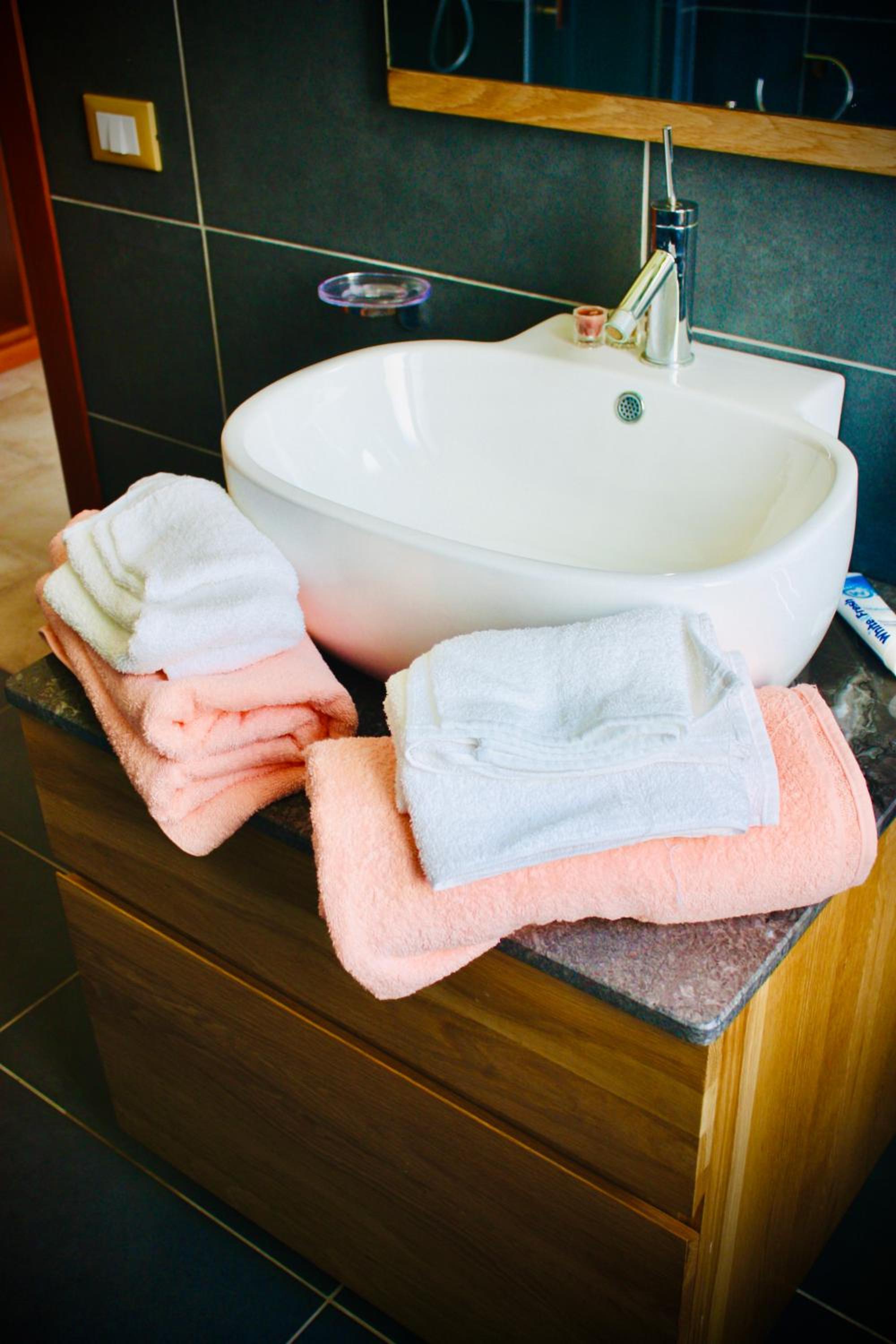 Double Room with Private Bathroom - Photo 5