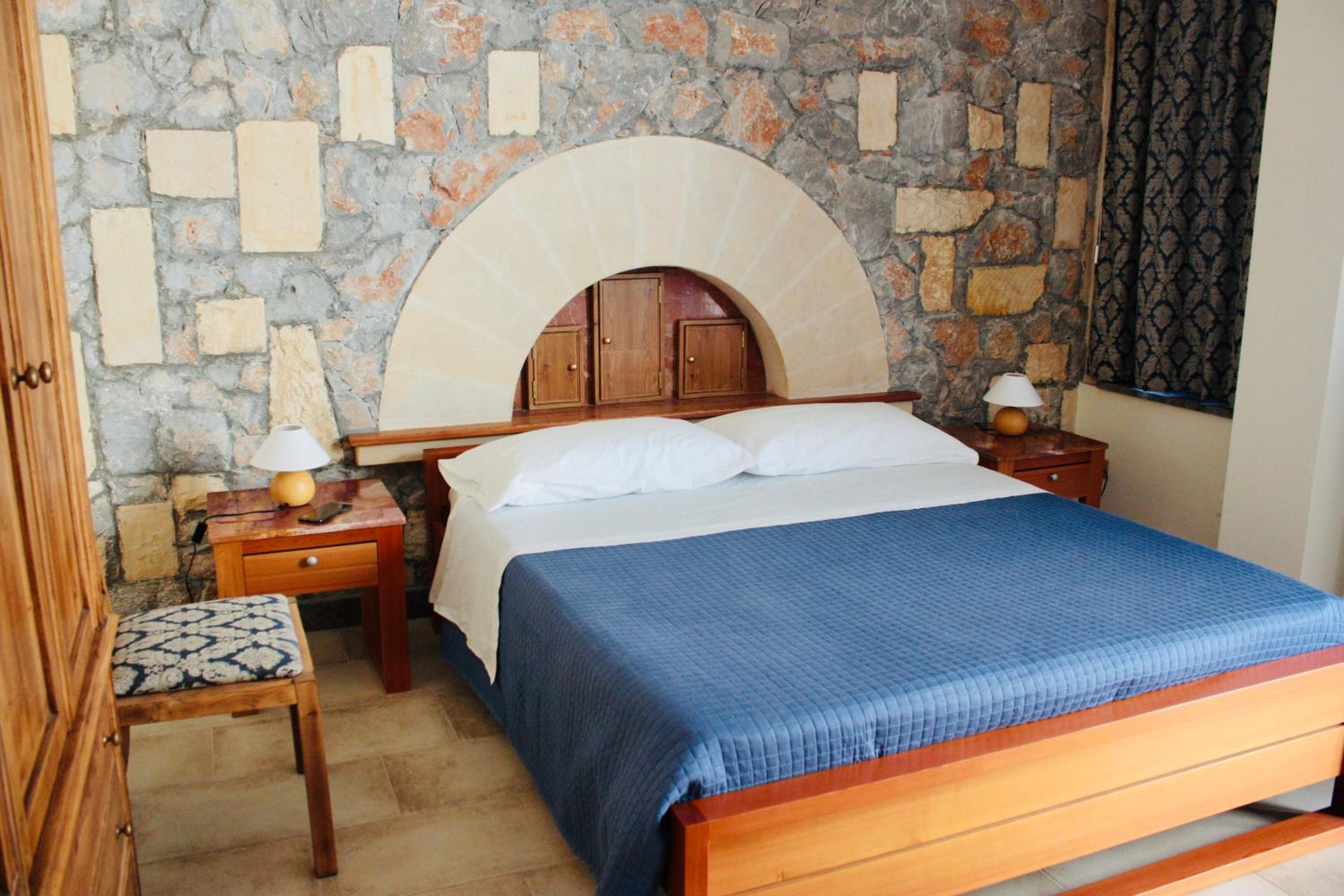 Double Room with Private Bathroom - Photo 3