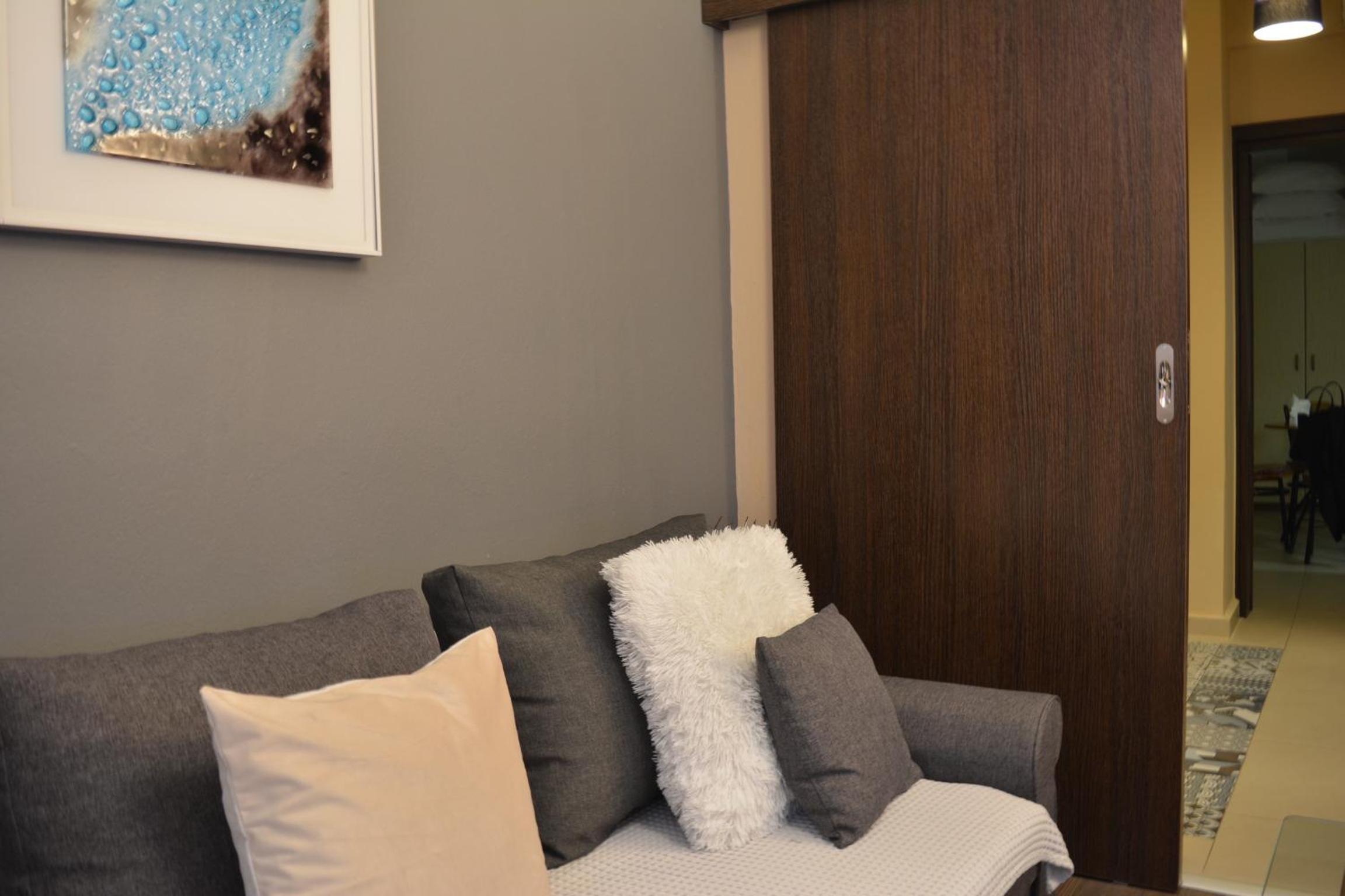 One-Bedroom Apartment - Photo 27