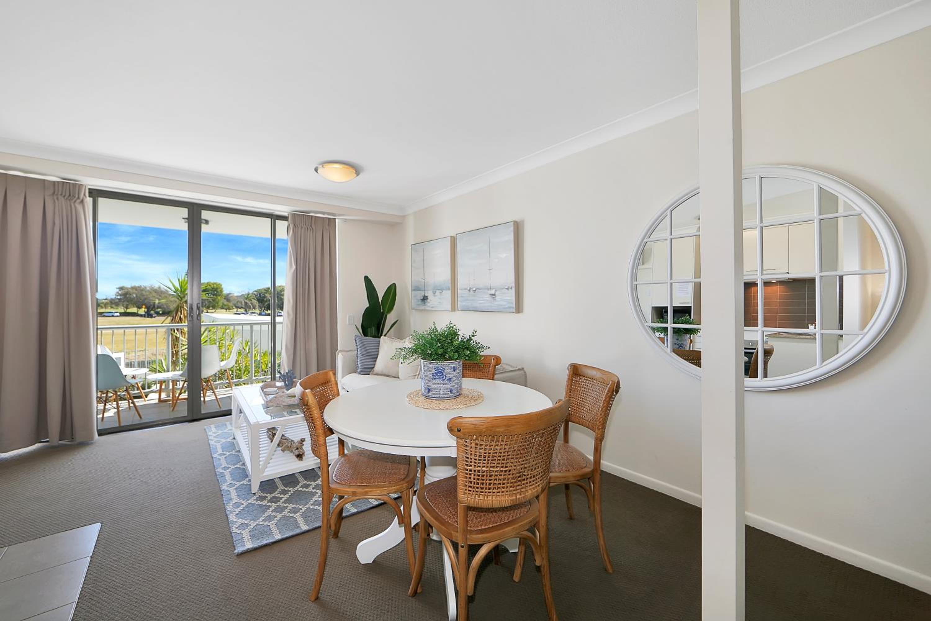 One-Bedroom Apartment with Sunset View - Photo 15