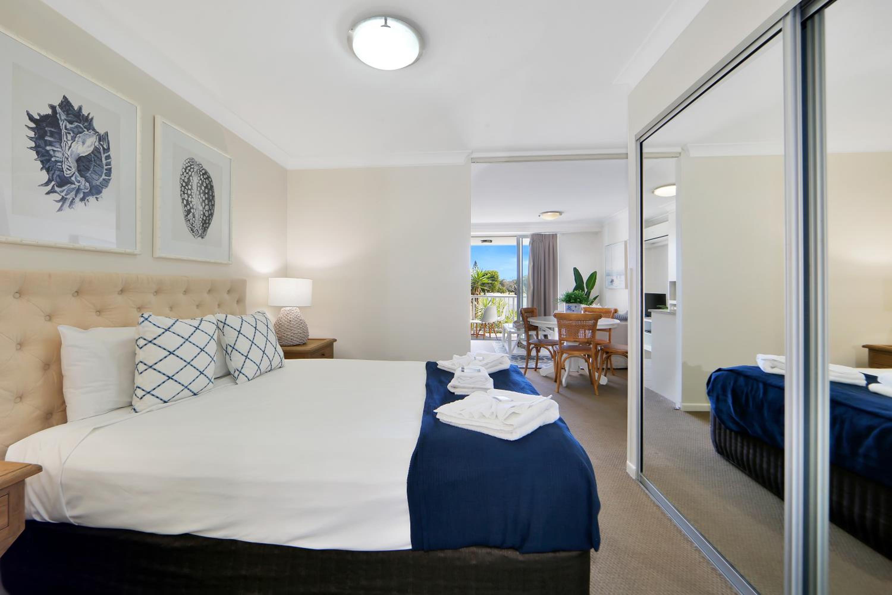 One-Bedroom Apartment with Sunset View - Photo 8