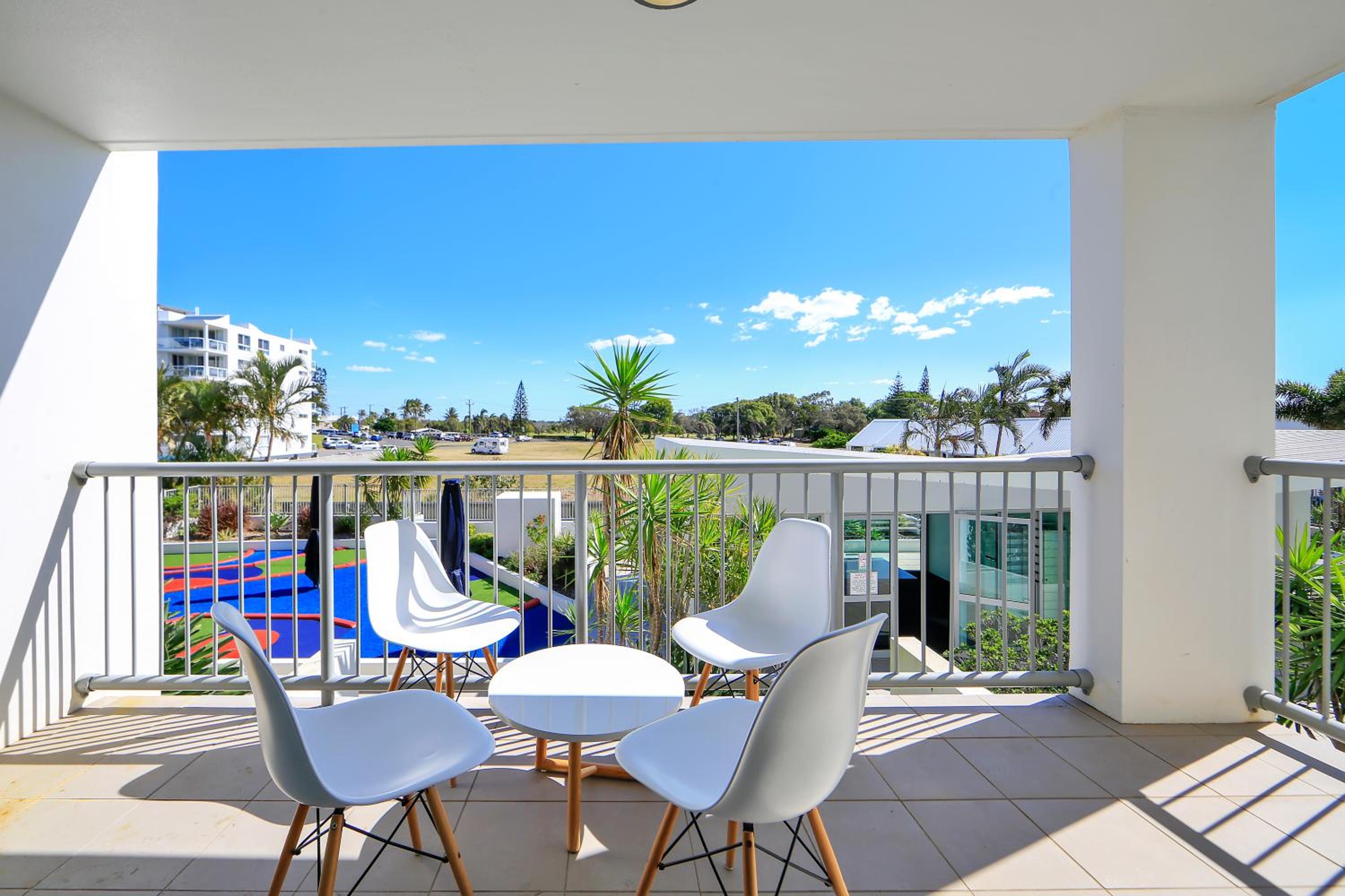 One-Bedroom Apartment with Sunset View - Photo 2