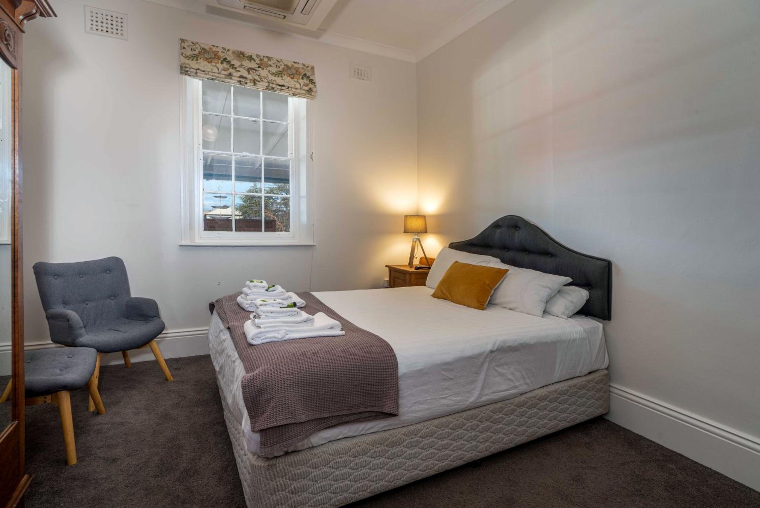 Double Room with Shared Bathroom photo 1