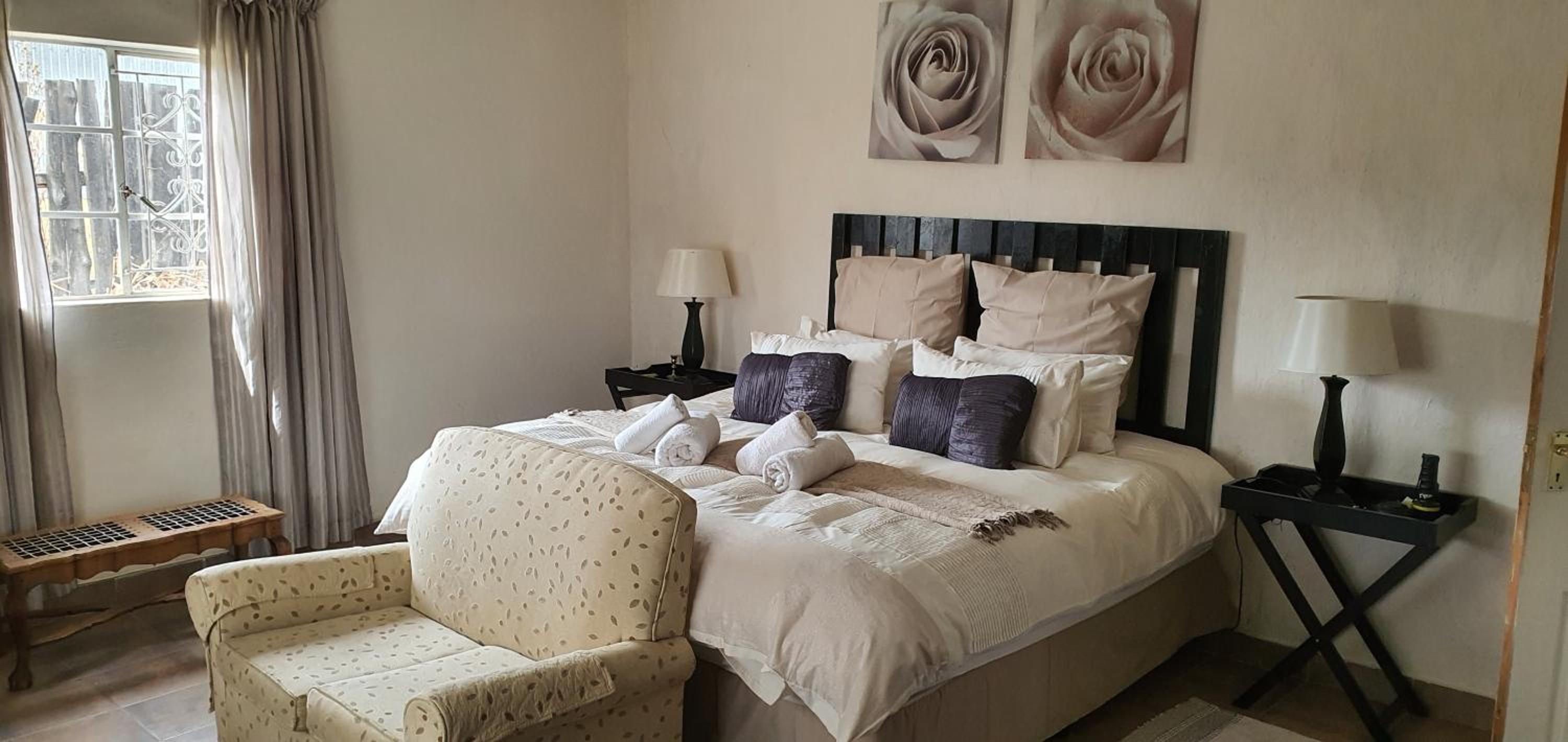 Double Room with Private Bathroom photo 1